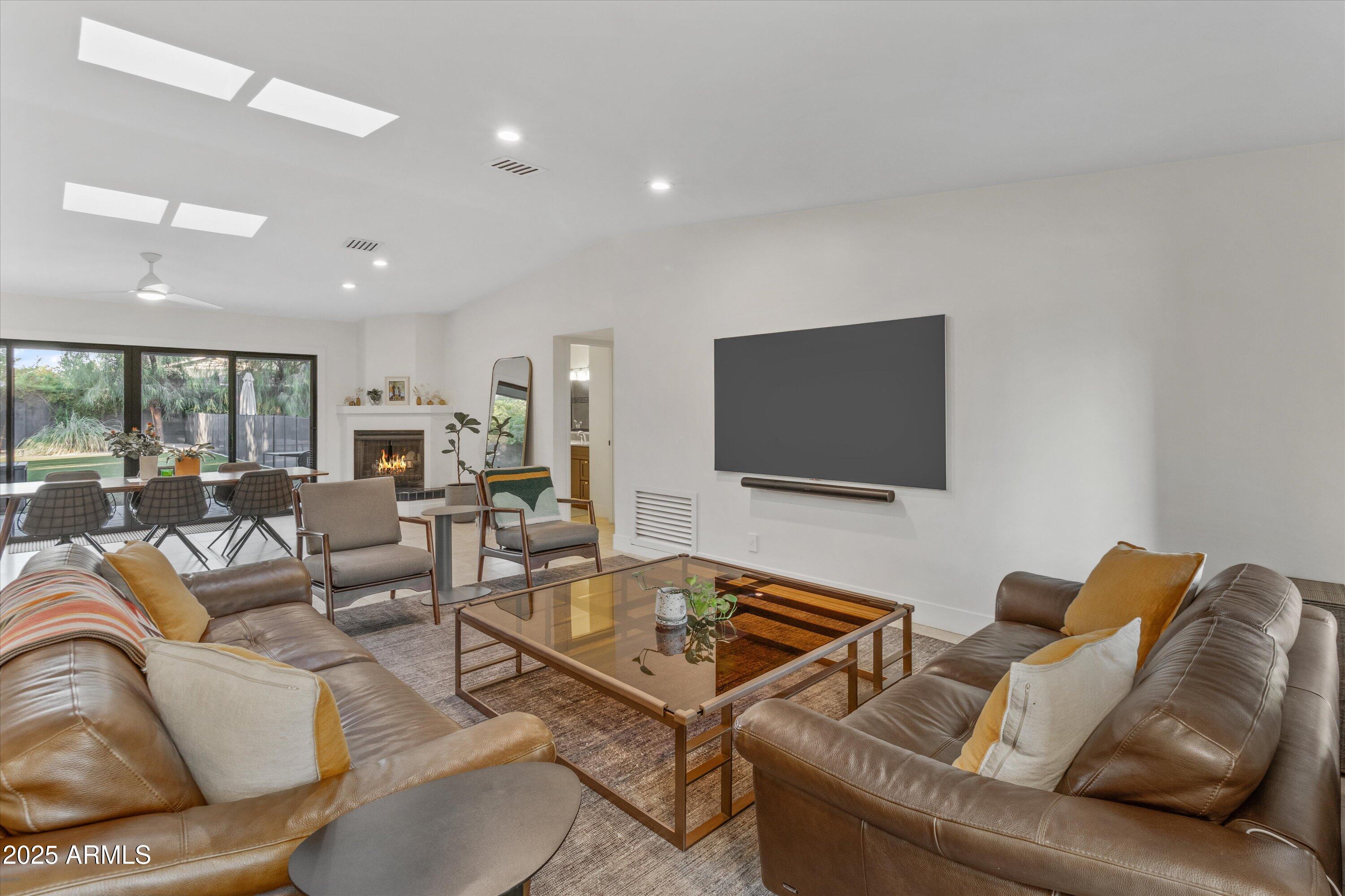 328 E WAGON WHEEL Drive