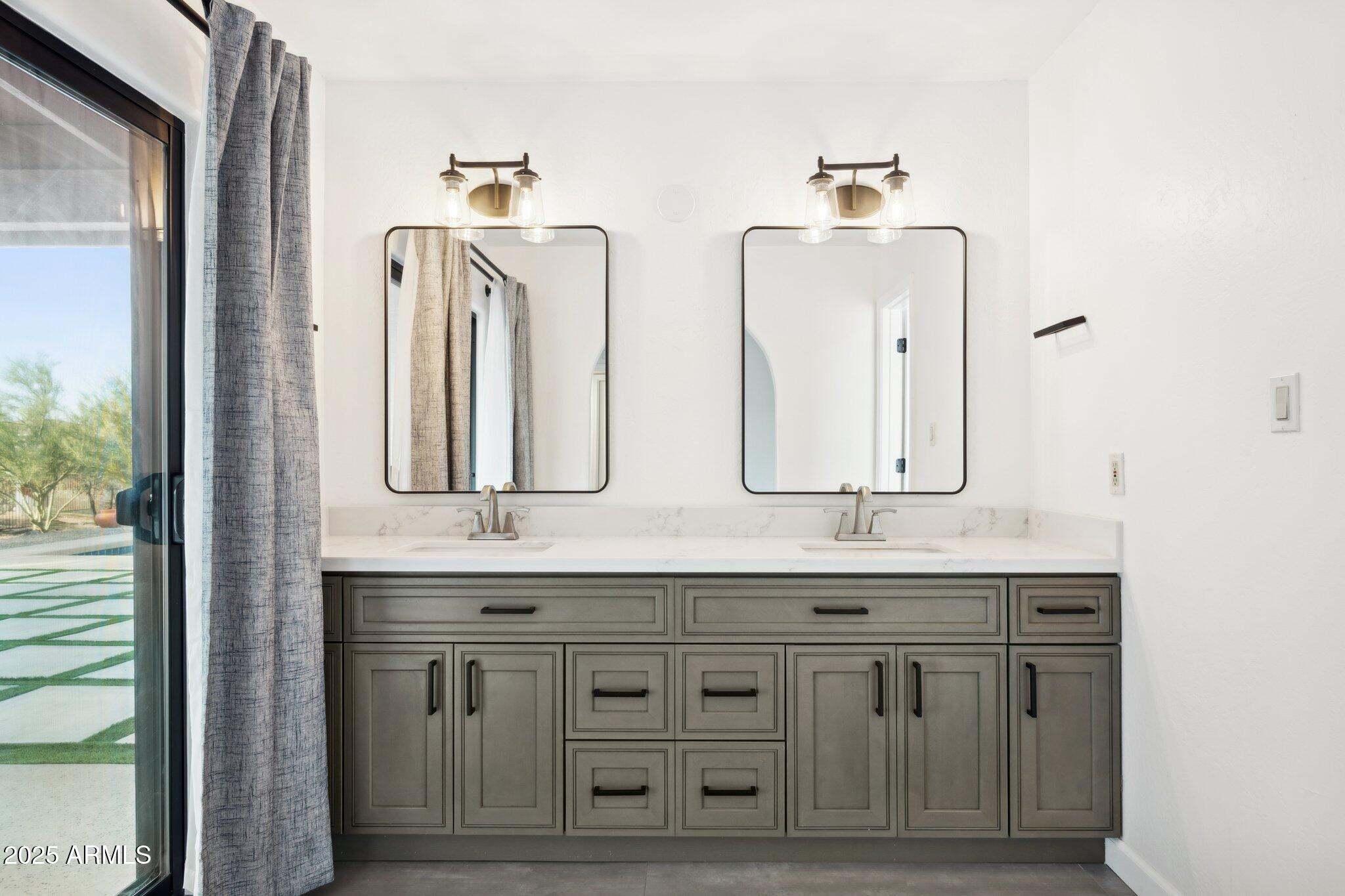 6548 E BARWICK Drive