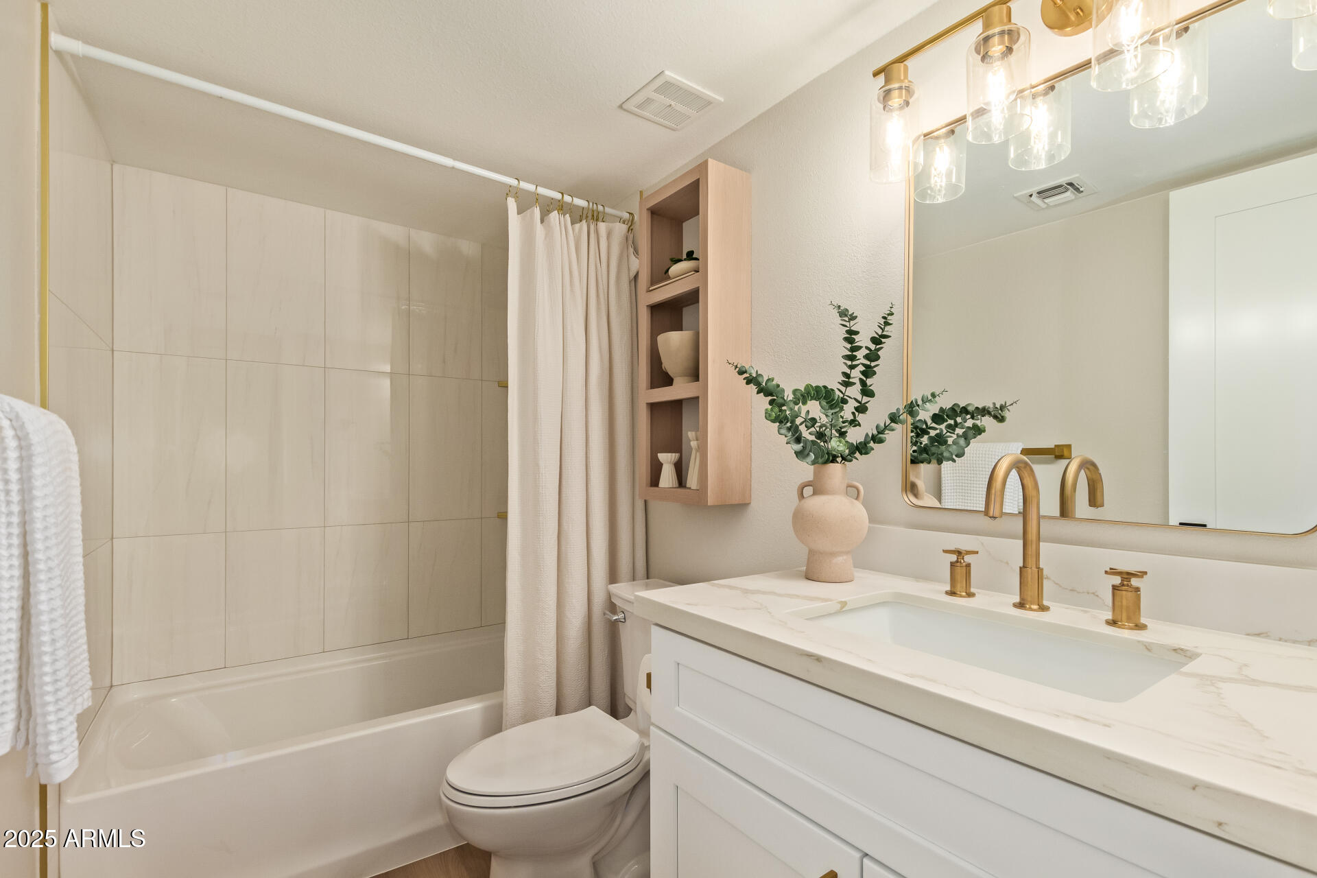 4201 E CAMELBACK Road 14