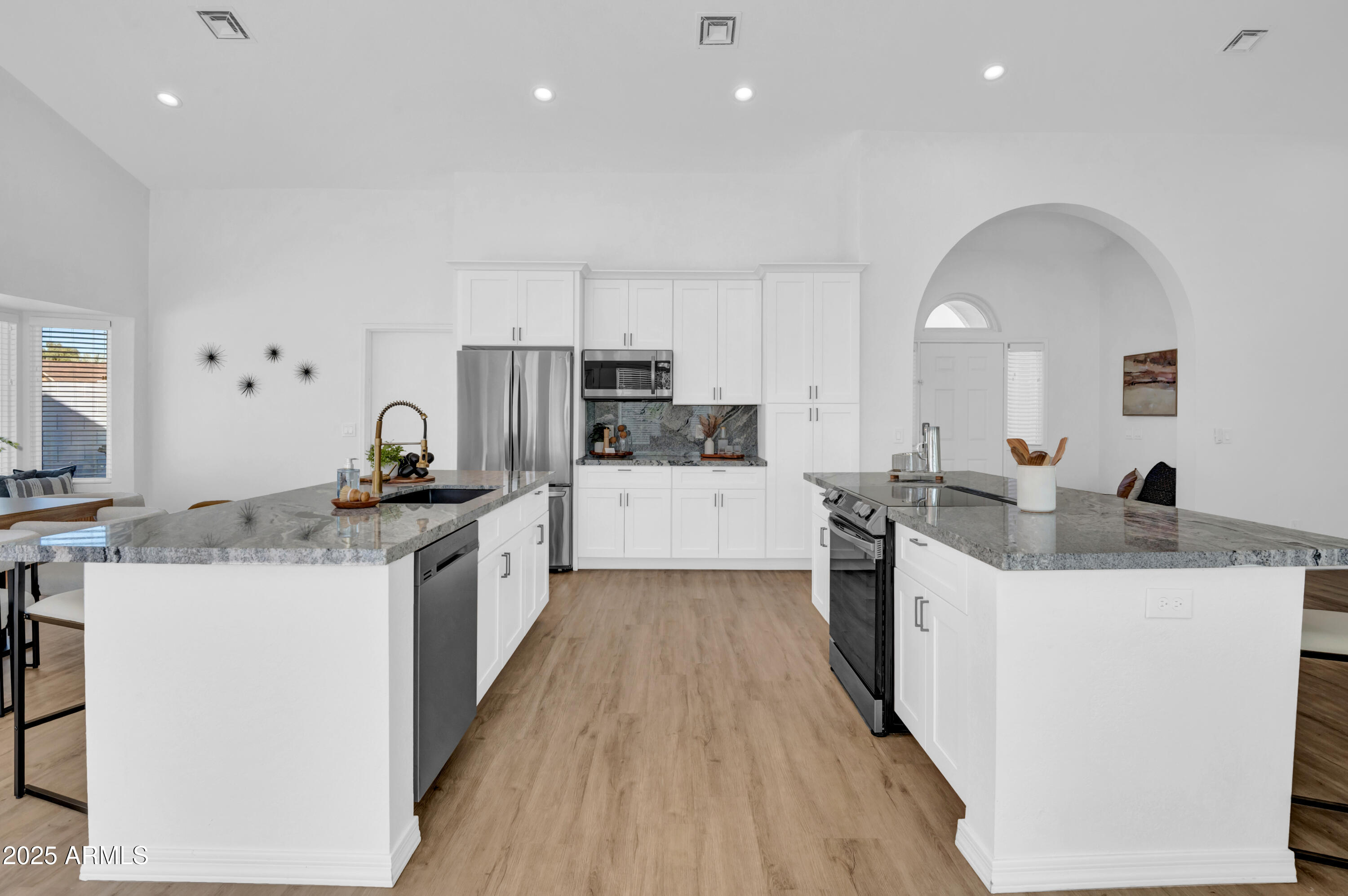 3641 W SARAGOSA Street