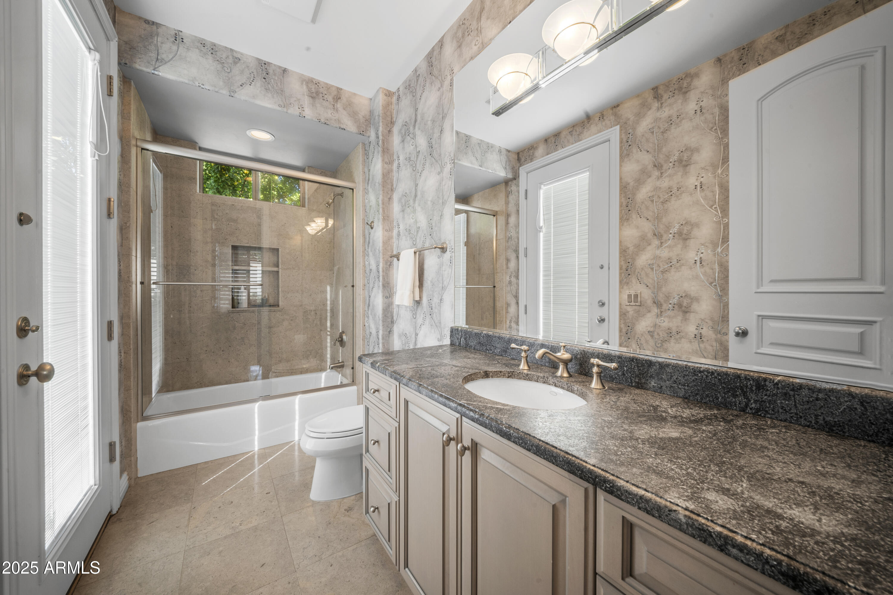 8350 E VIA DEL SOL Drive