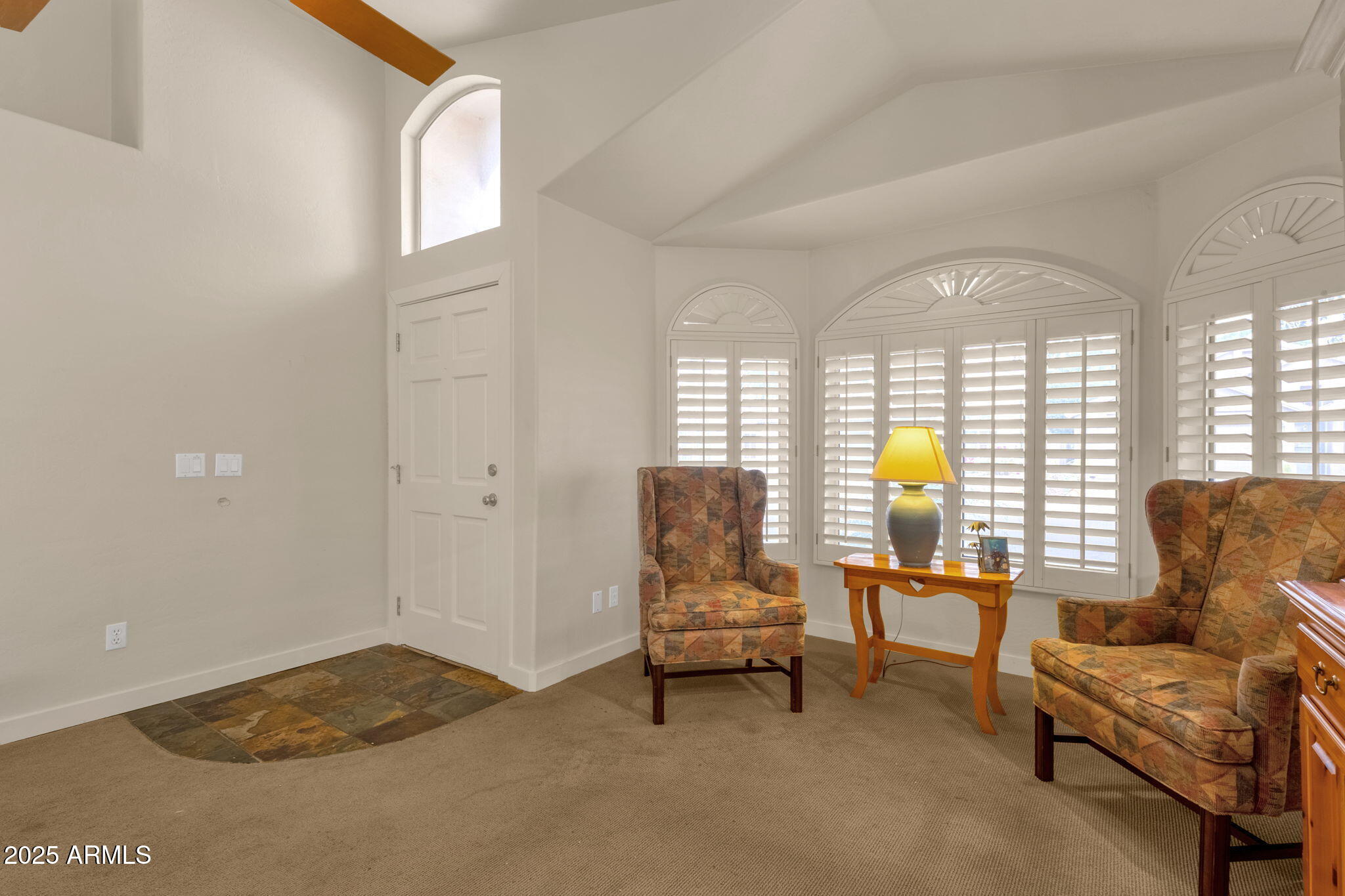 517 W AIRE LIBRE Avenue