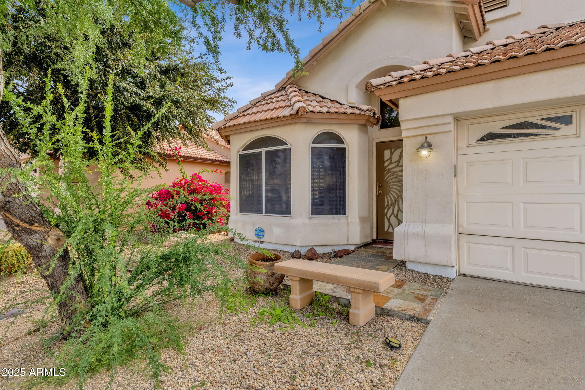 517 W AIRE LIBRE Avenue