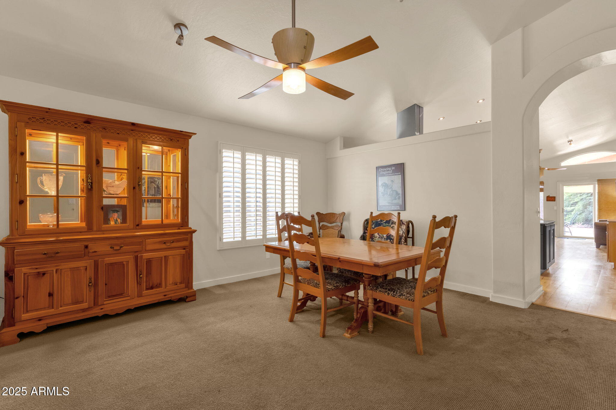 517 W AIRE LIBRE Avenue