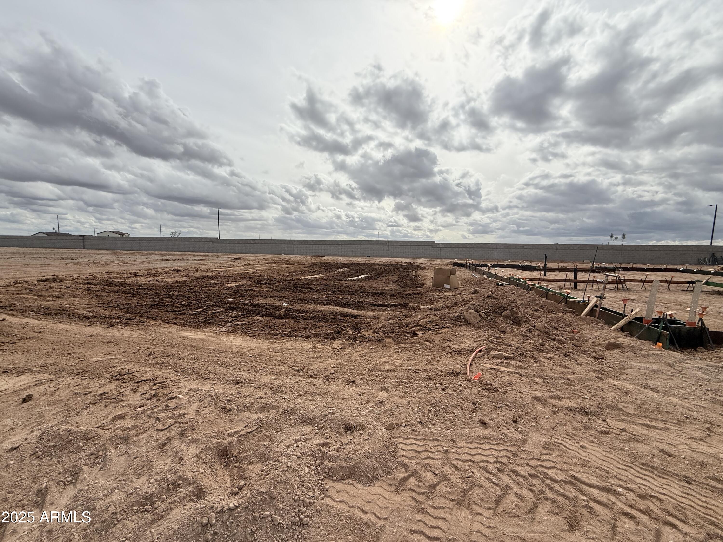 6559 E FIDDLENECK Way