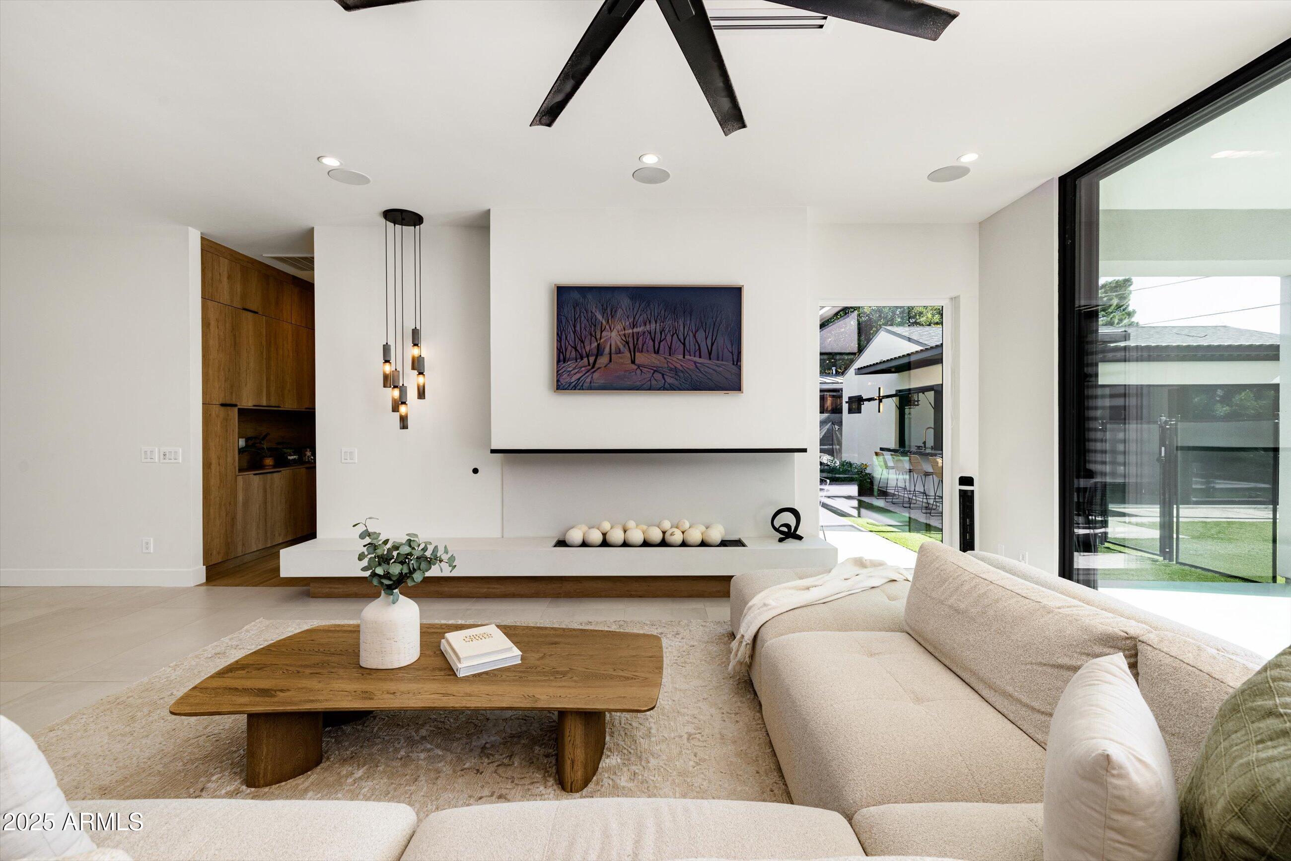 3721 E PICCADILLY Road