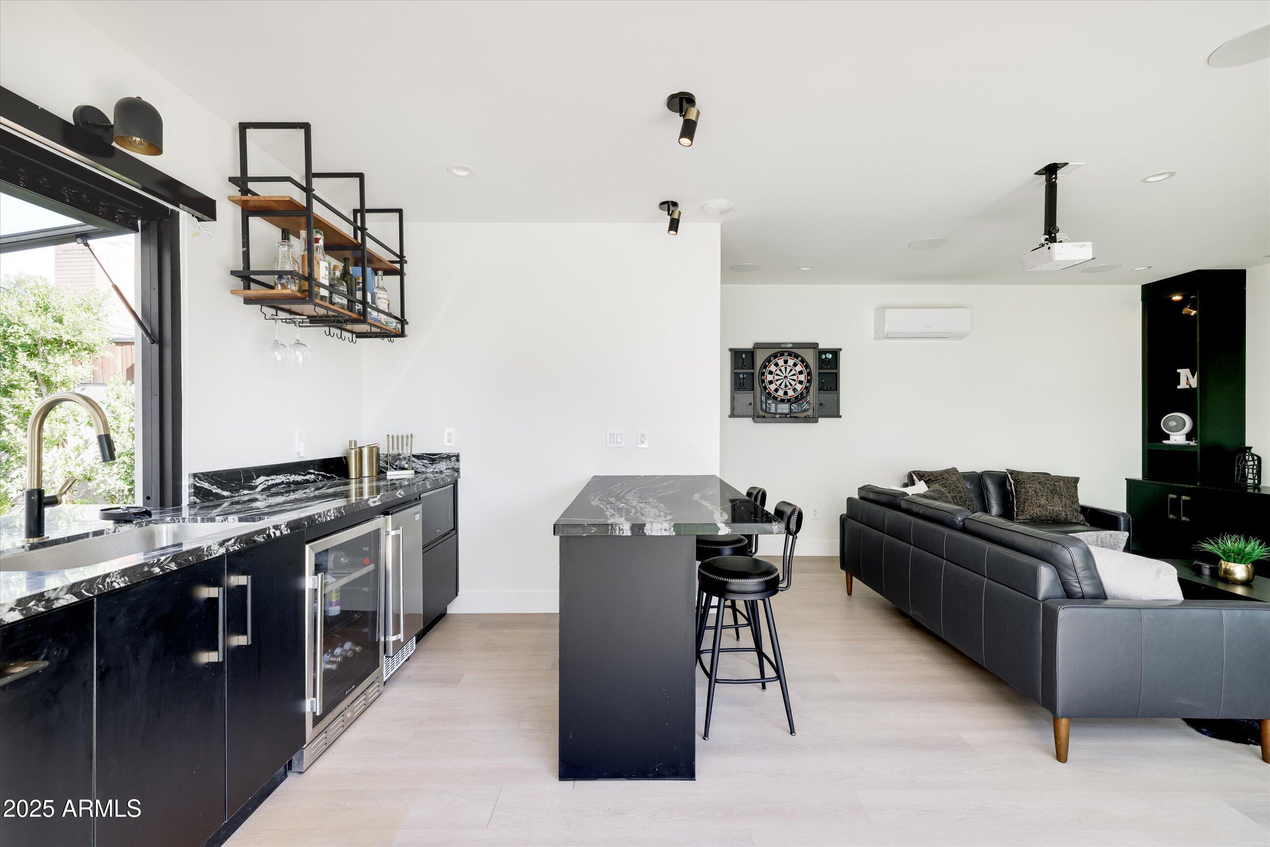 3721 E PICCADILLY Road