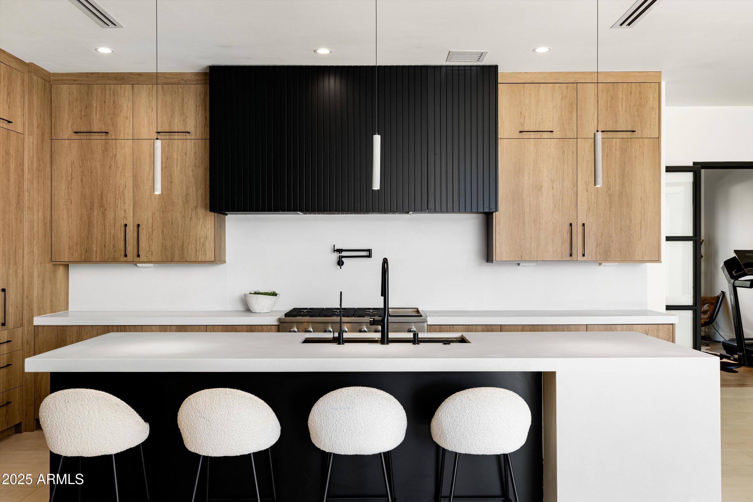 3721 E PICCADILLY Road