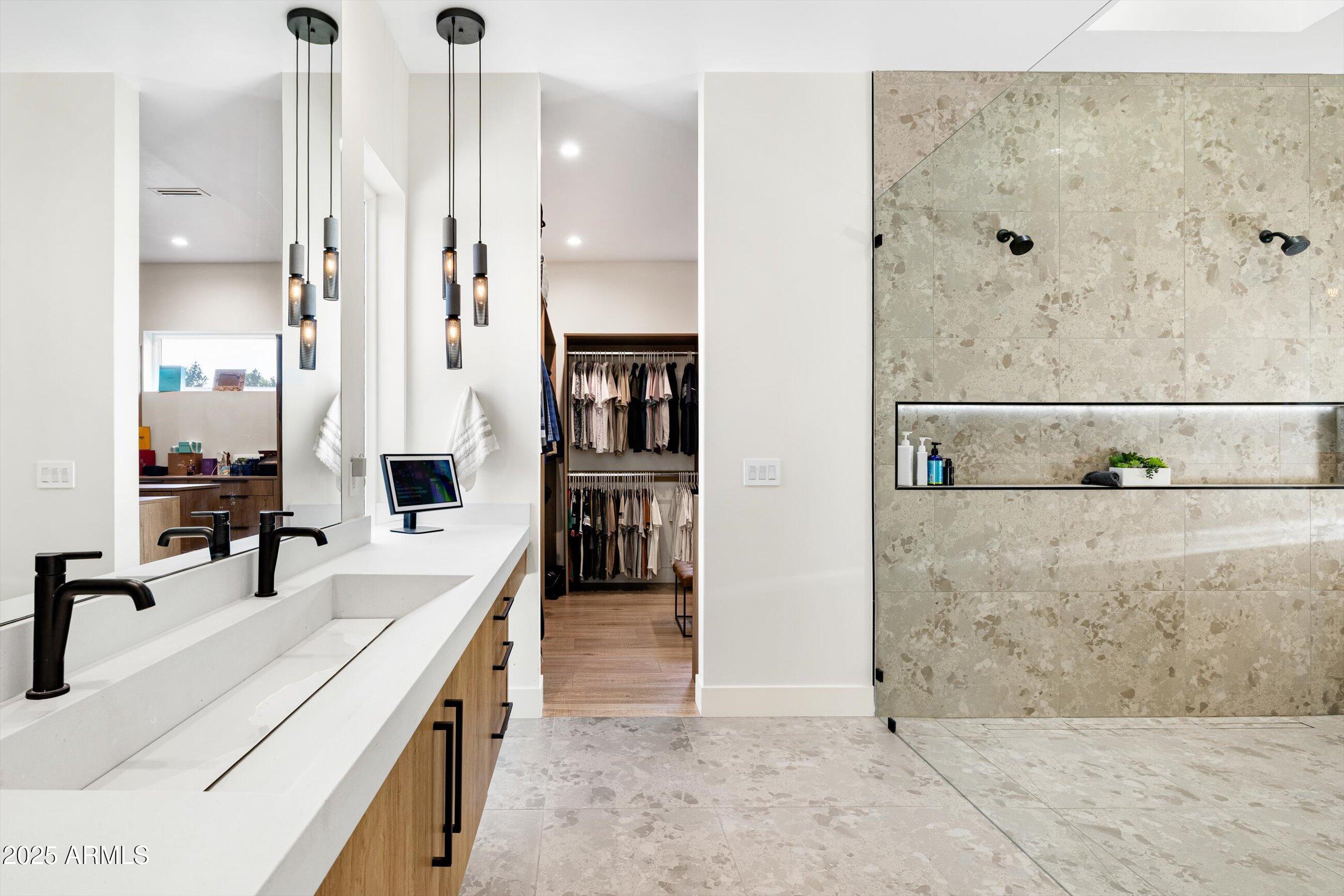 3721 E PICCADILLY Road