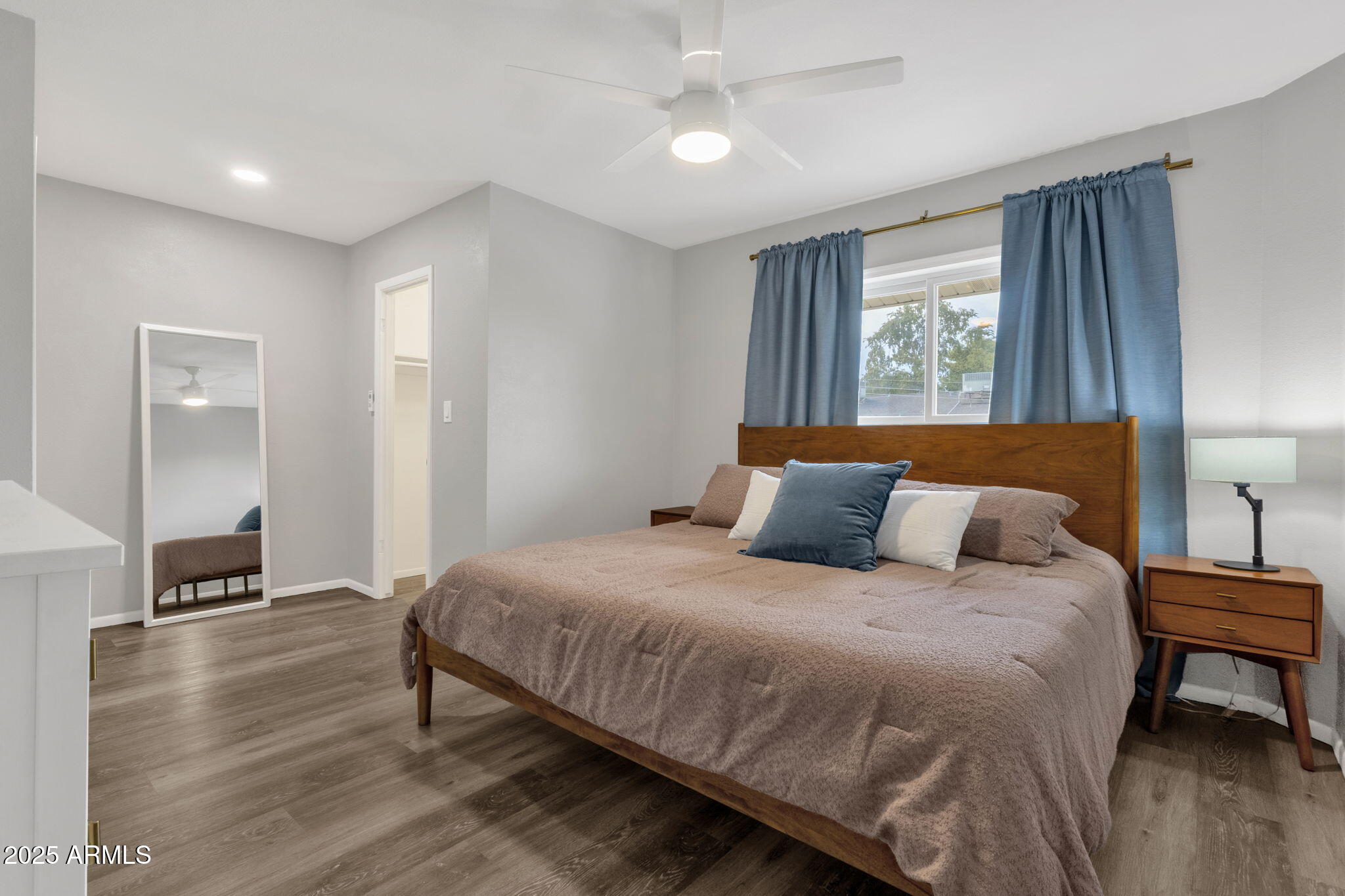 8430 E MONTEBELLO Avenue