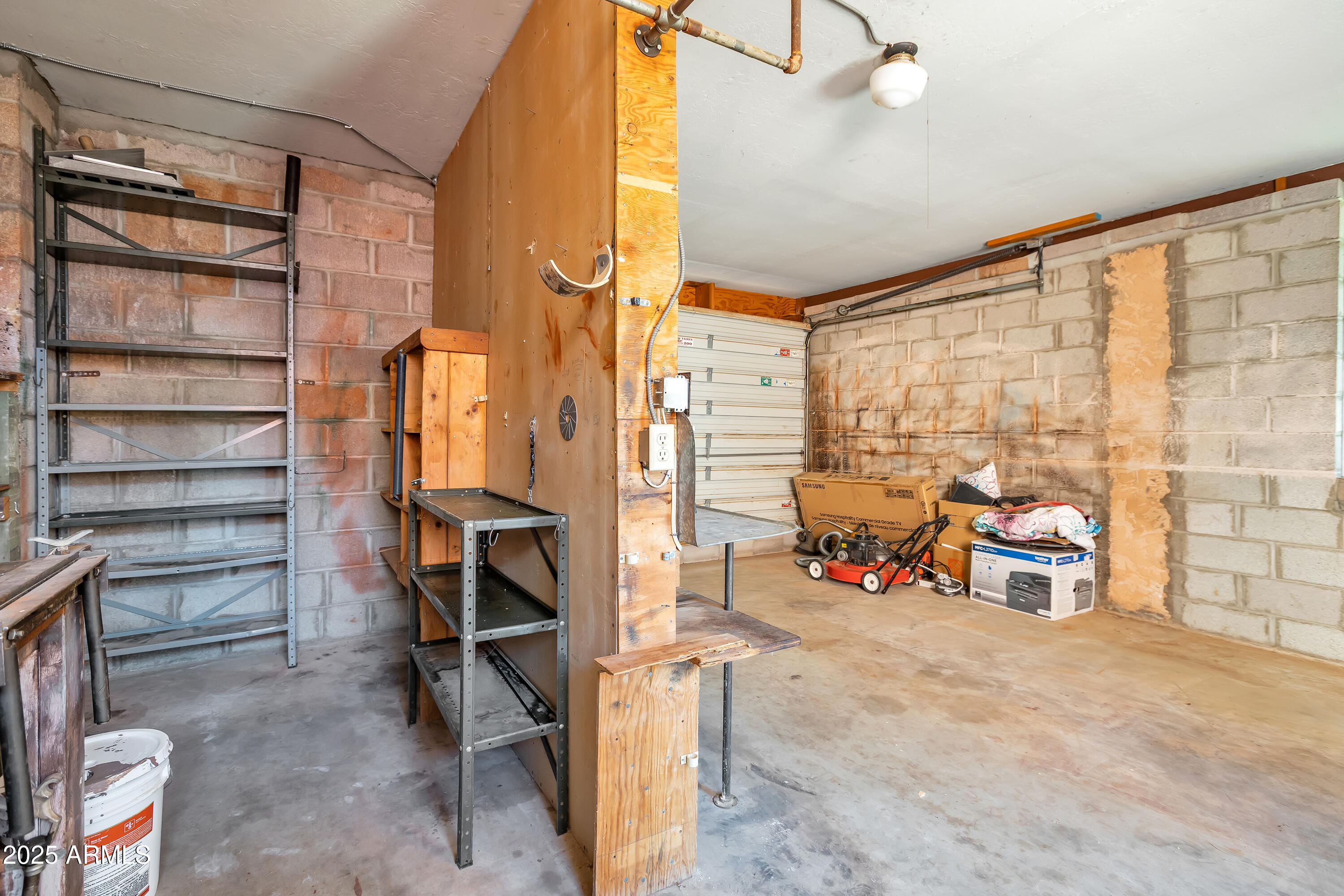 255 QUAIL HOLLOW Drive