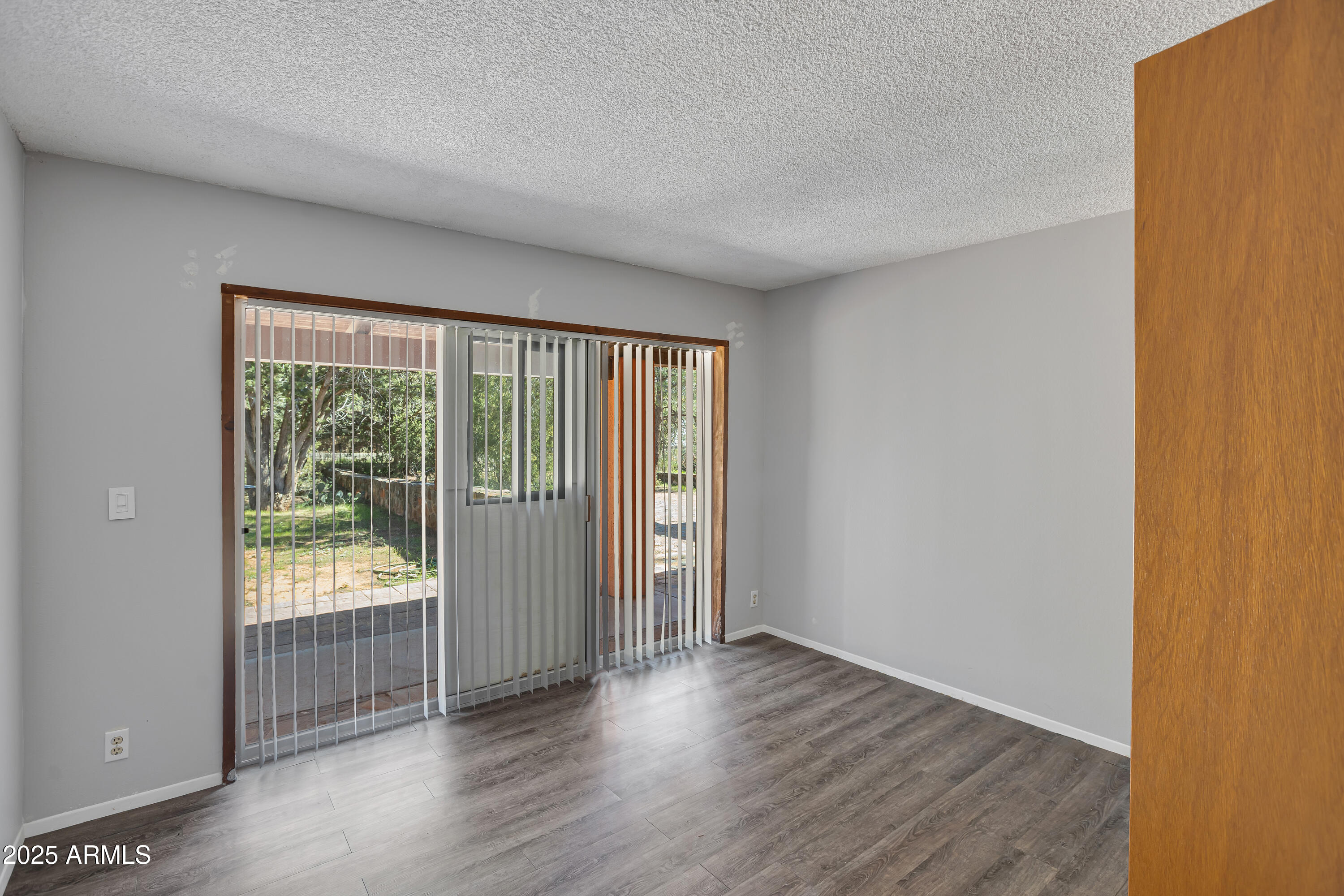 255 QUAIL HOLLOW Drive