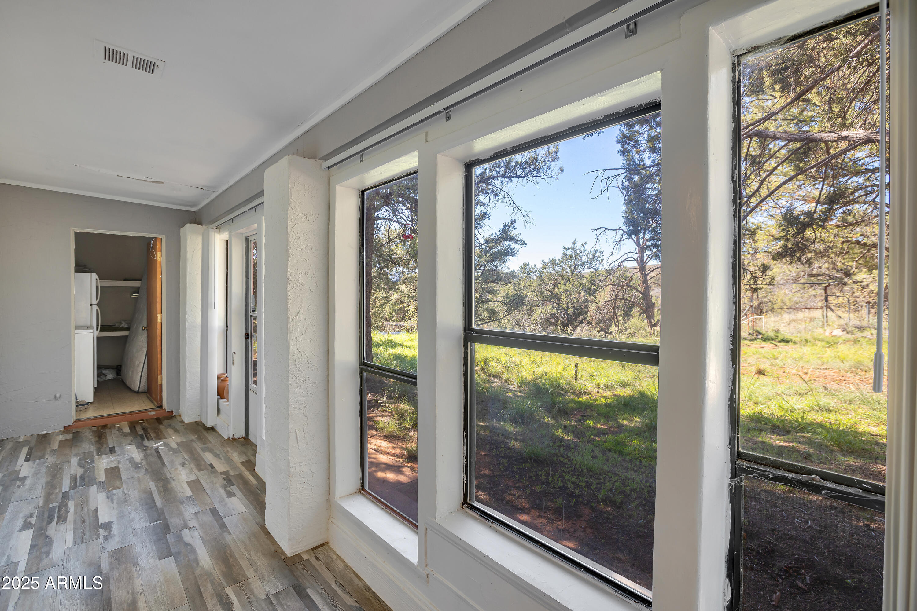 255 QUAIL HOLLOW Drive