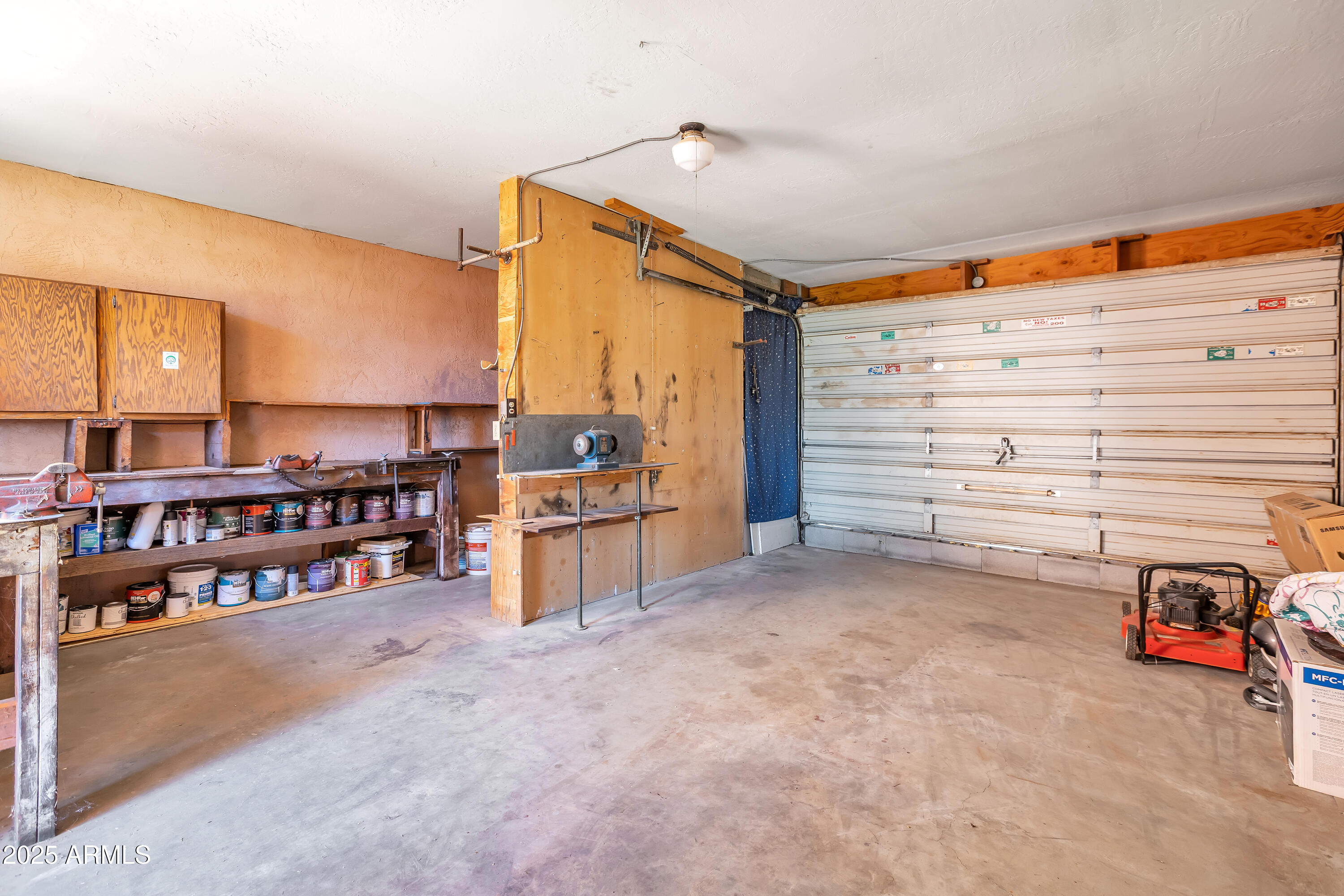 255 QUAIL HOLLOW Drive