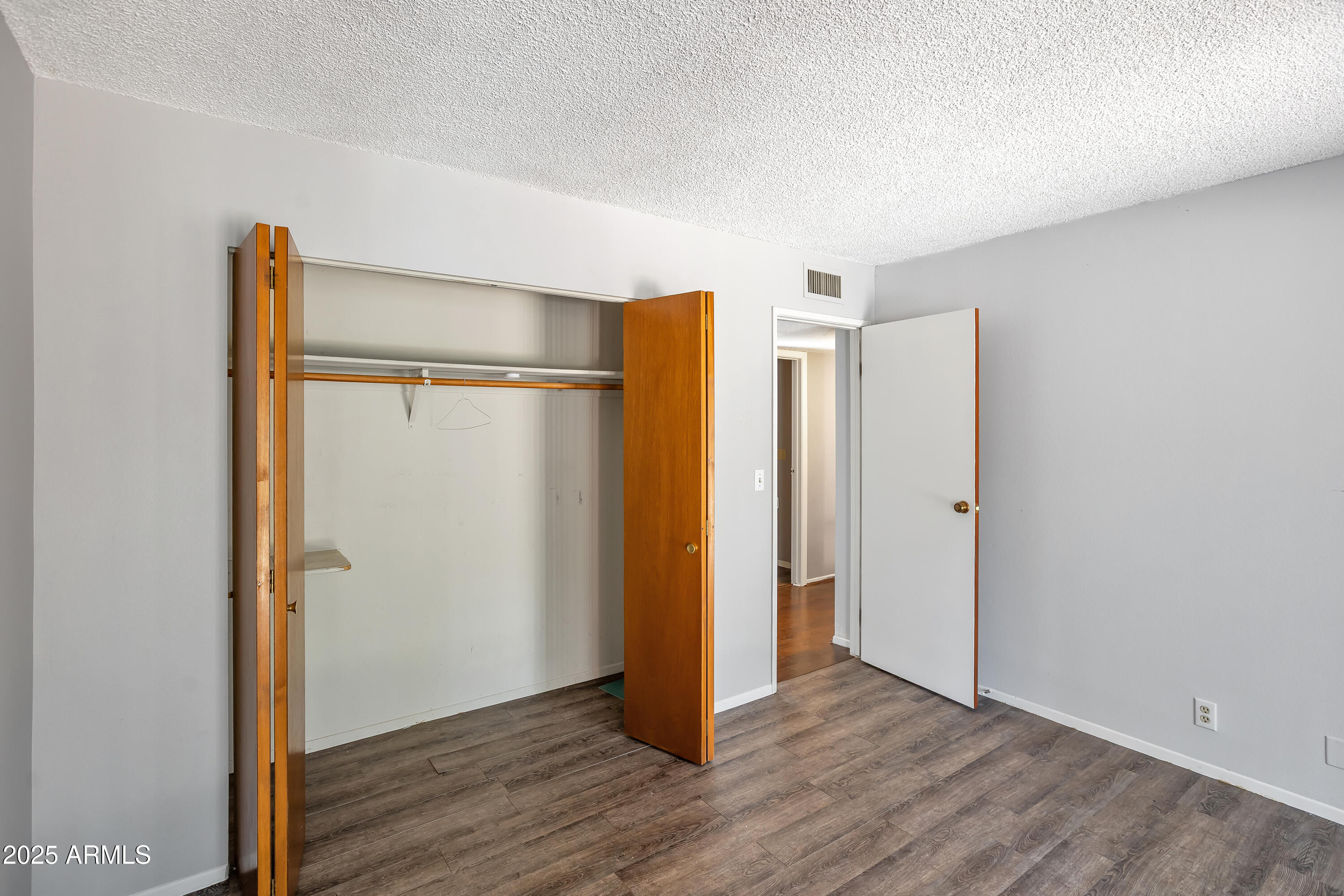 255 QUAIL HOLLOW Drive