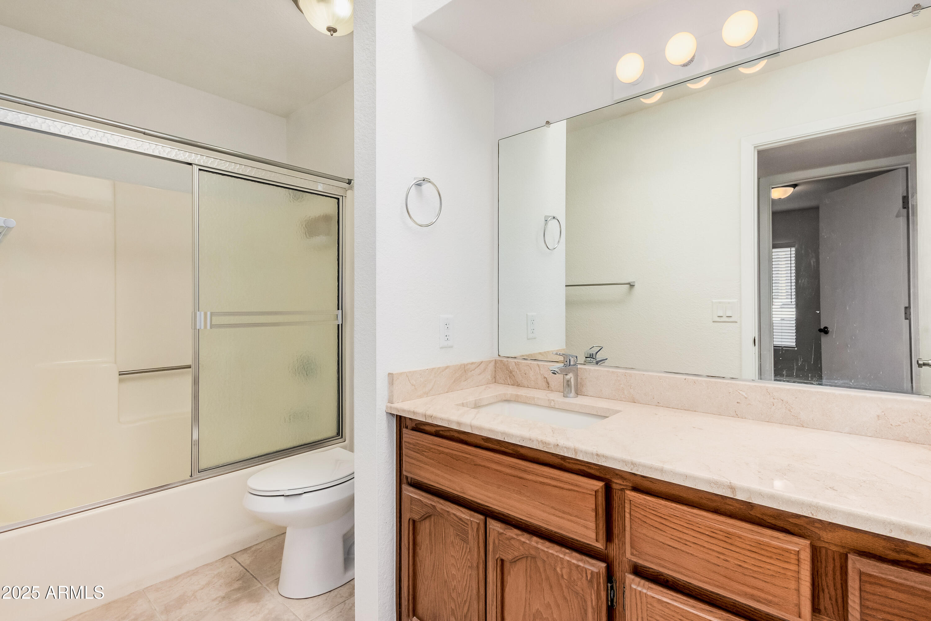 625 E NORTHVIEW Avenue