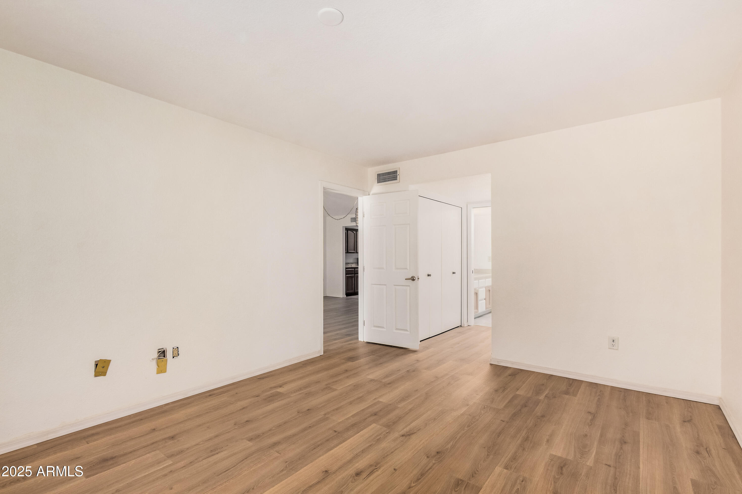 625 E NORTHVIEW Avenue