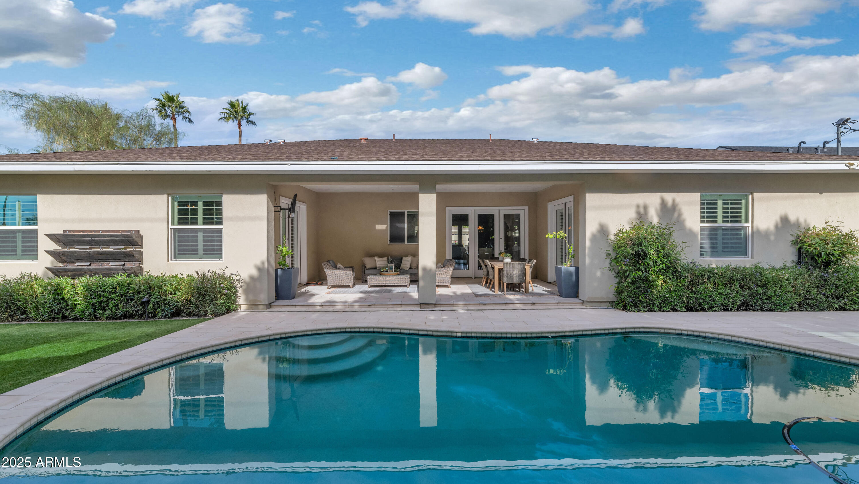 3319 E MEDLOCK Drive