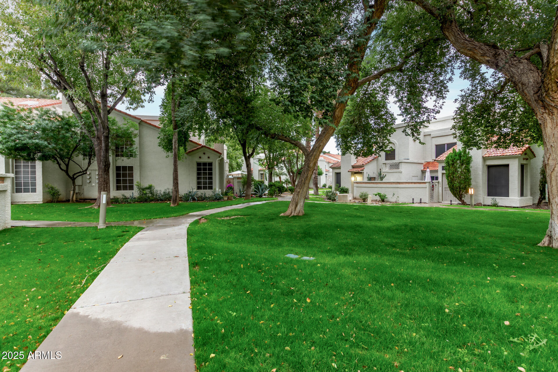 1717 E UNION HILLS Drive 1054