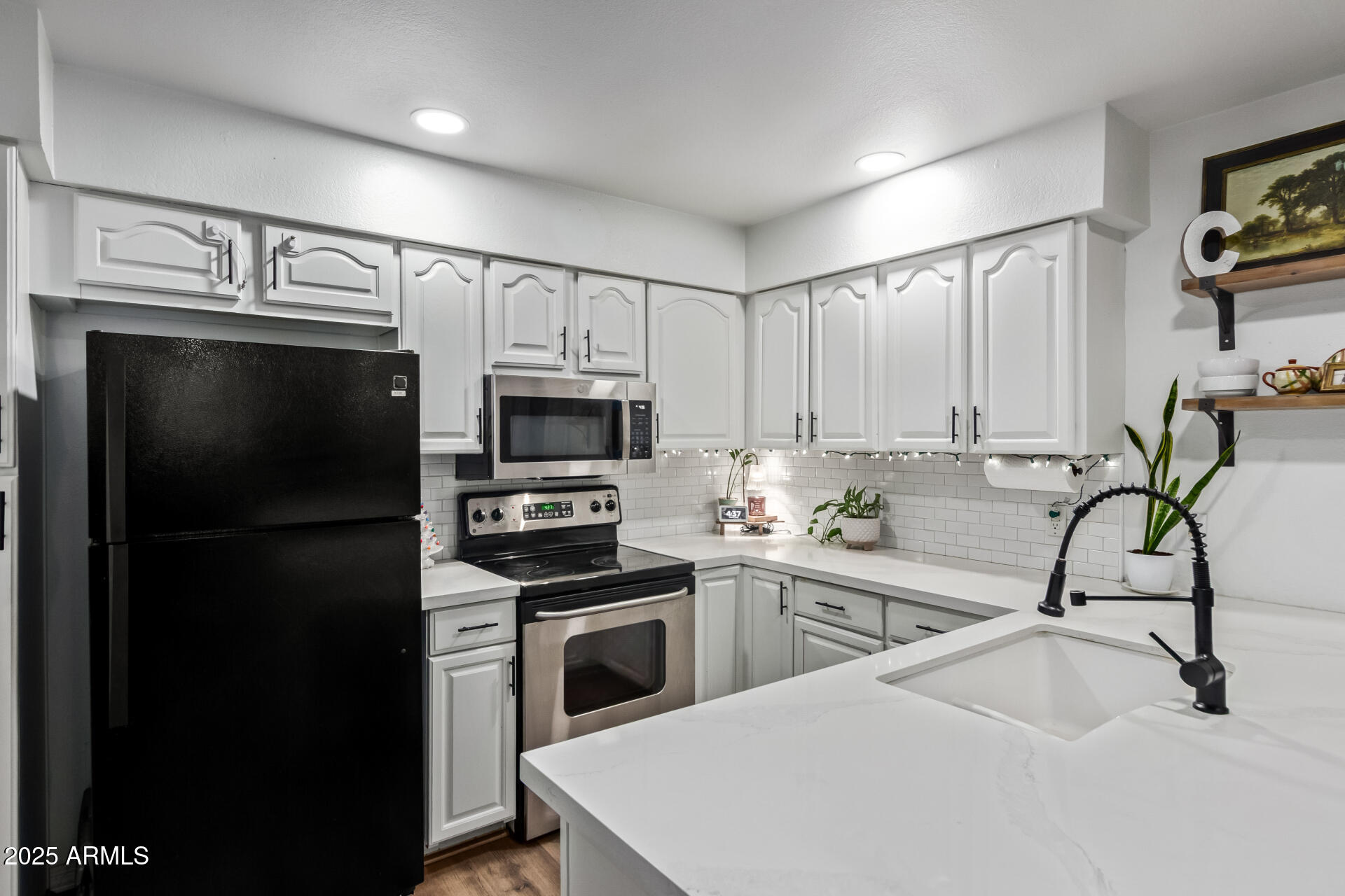 1717 E UNION HILLS Drive 1054