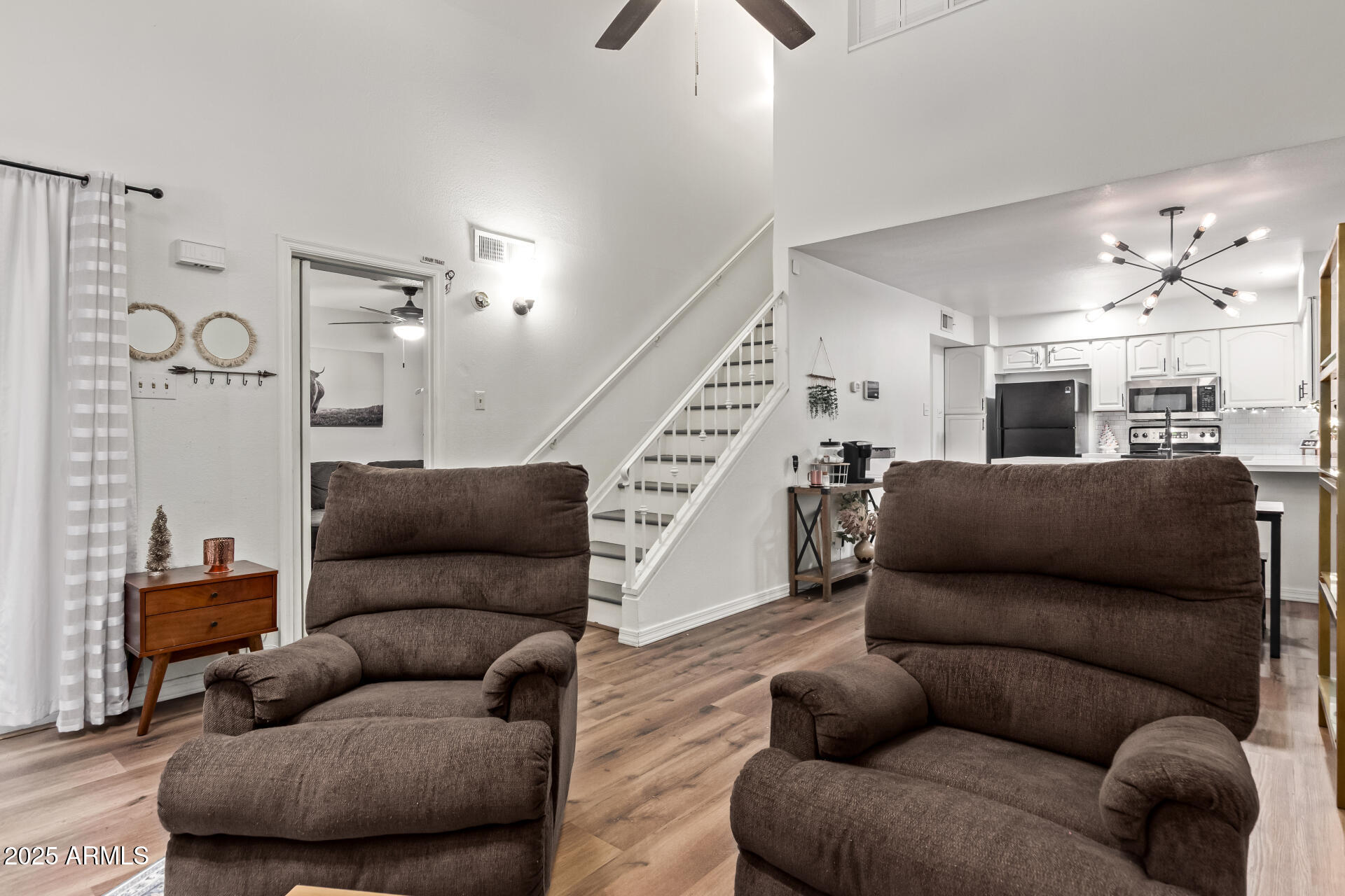 1717 E UNION HILLS Drive 1054