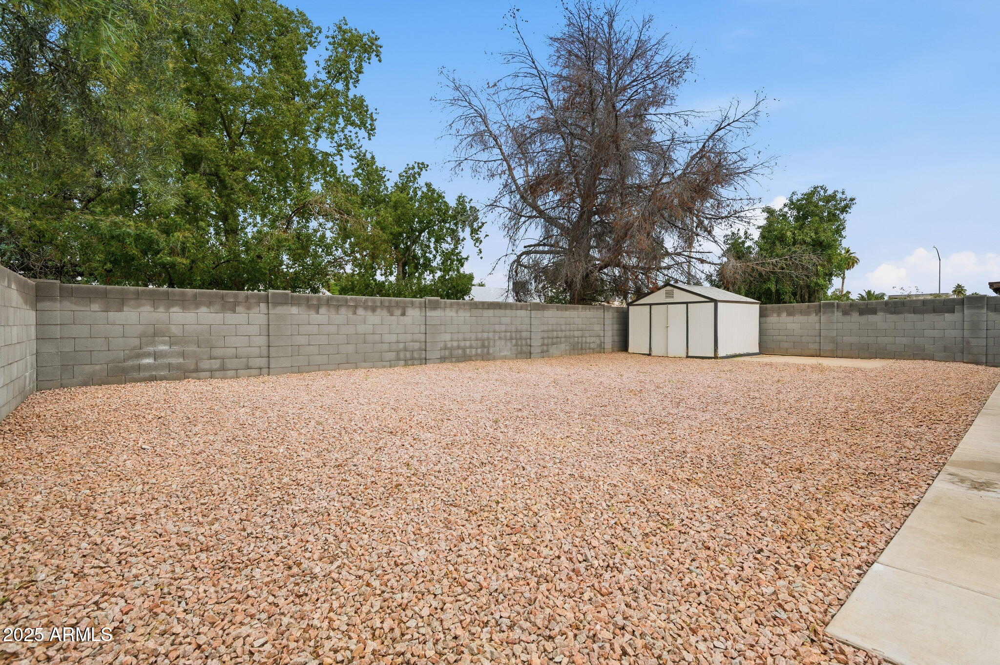 2030 W PORTOBELLO Avenue