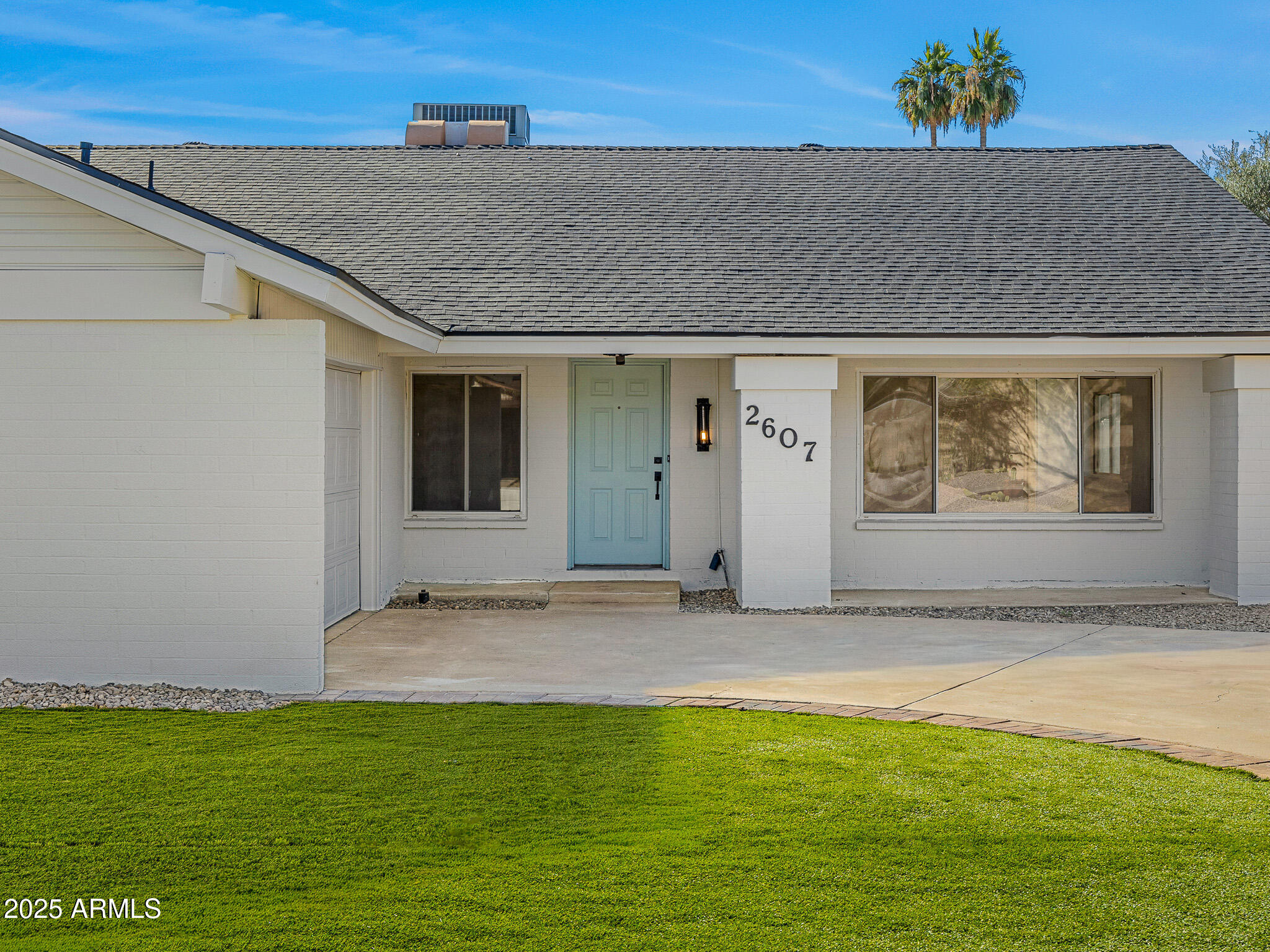 2607 E CORRINE Drive