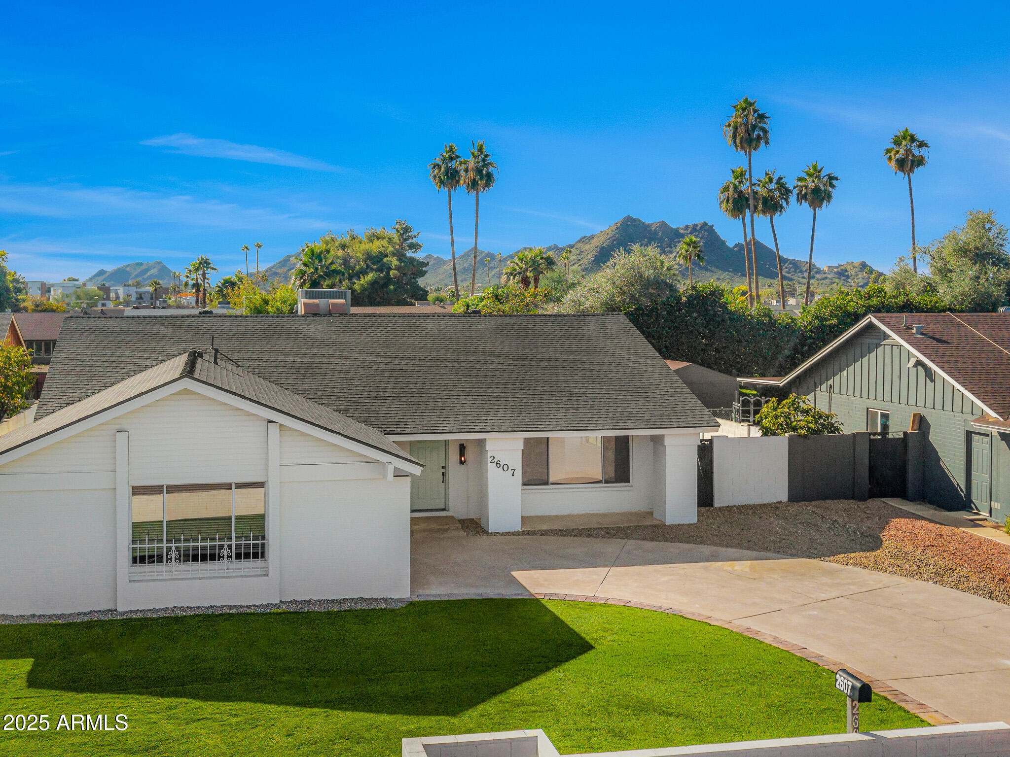 2607 E CORRINE Drive