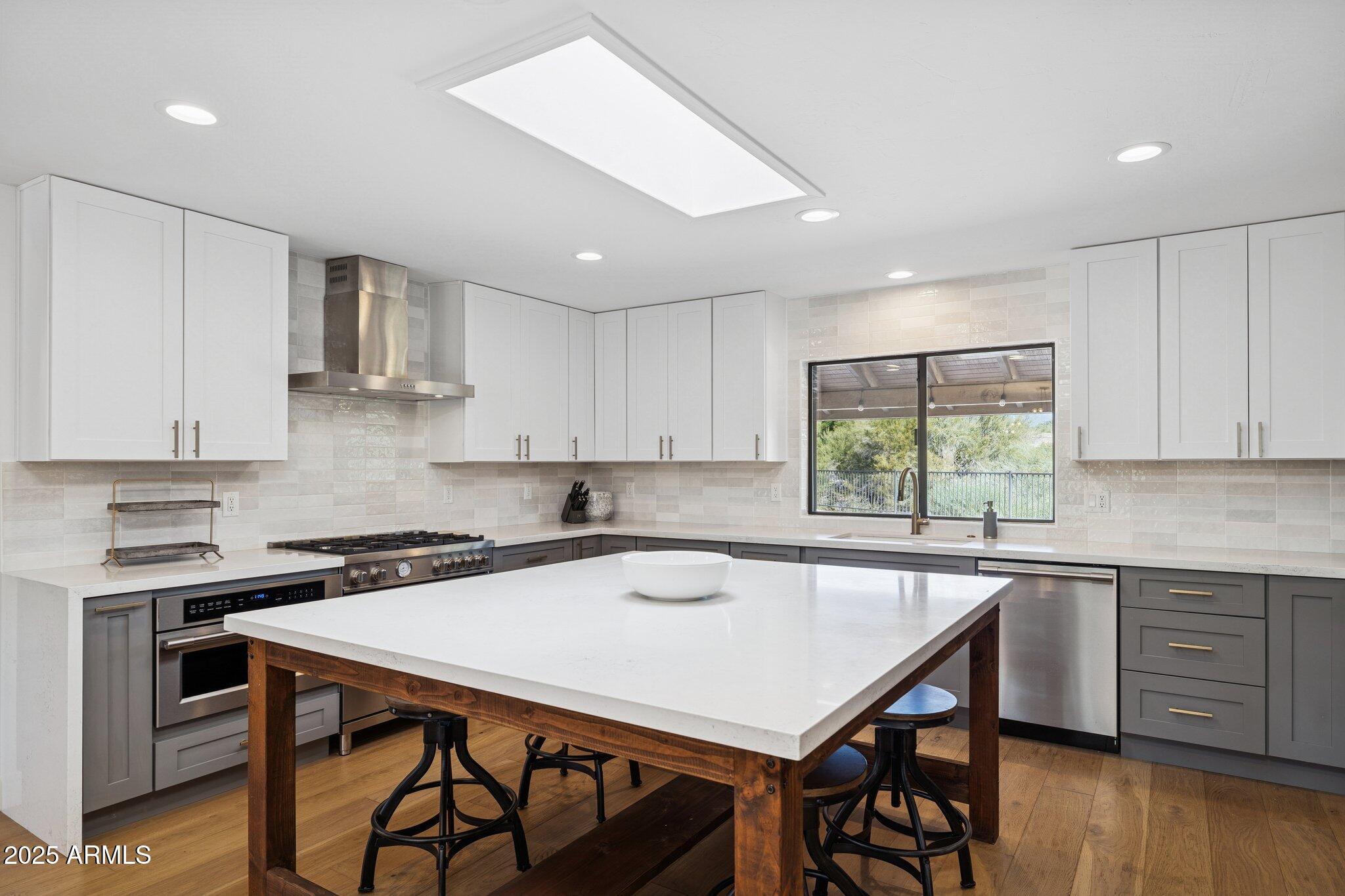 2044 E SMOKETREE Drive