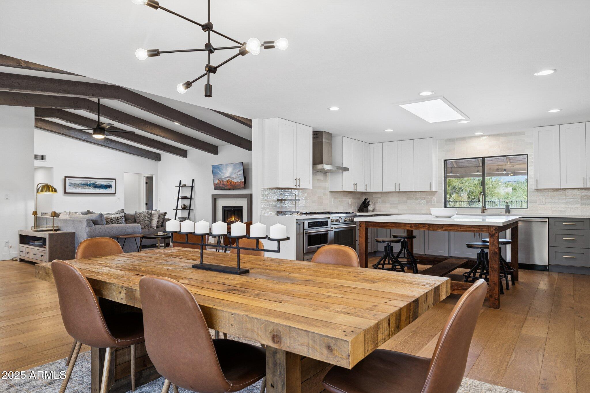 2044 E SMOKETREE Drive