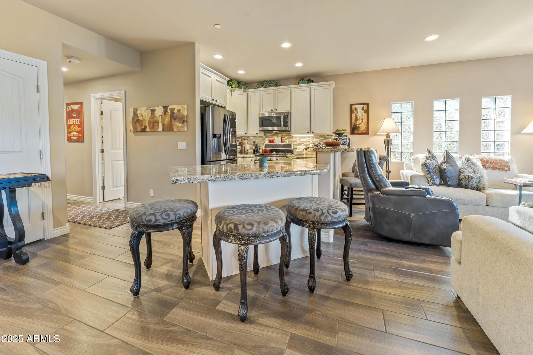 6145 E CAVE CREEK Road Unit: 103