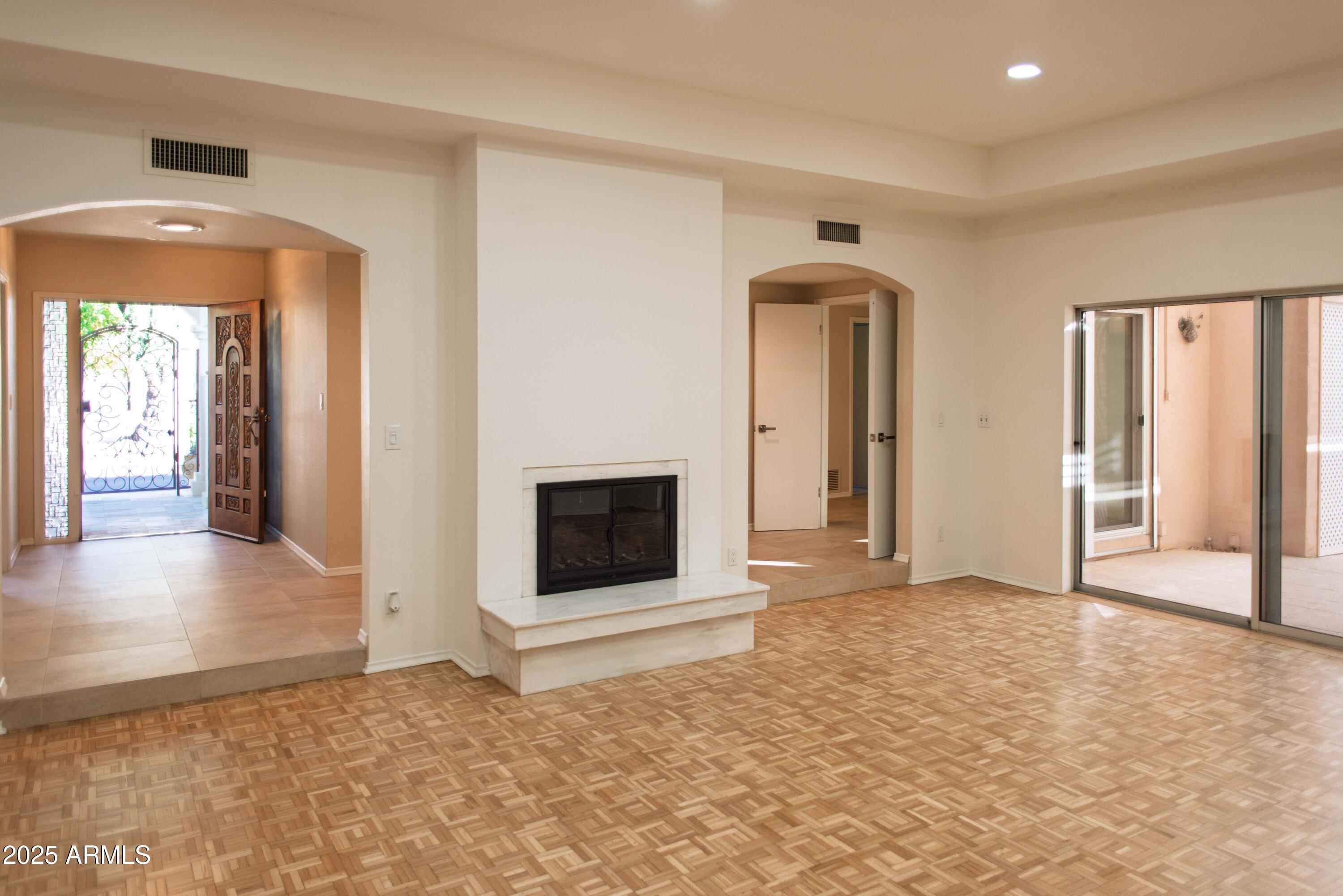 6945 E GLENROSA Avenue