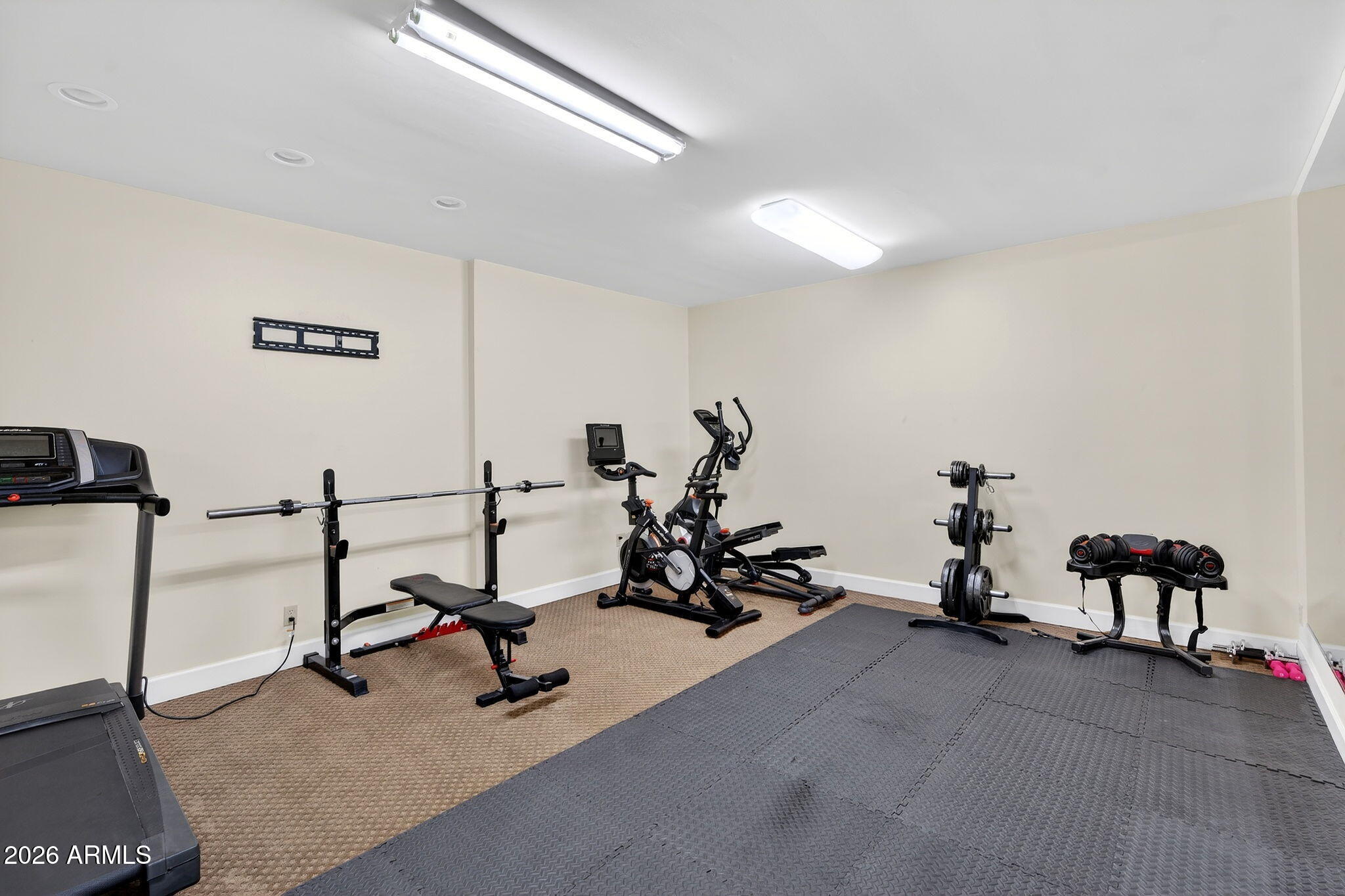 1044 W INDIAN HILLS Place