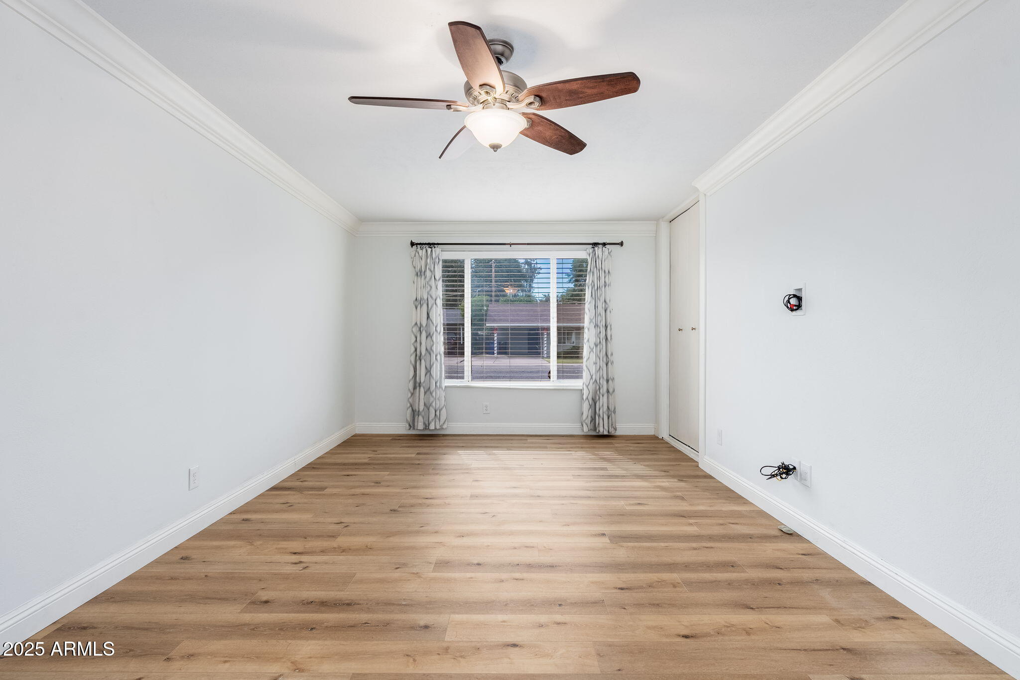 3002 E WHITTON Avenue