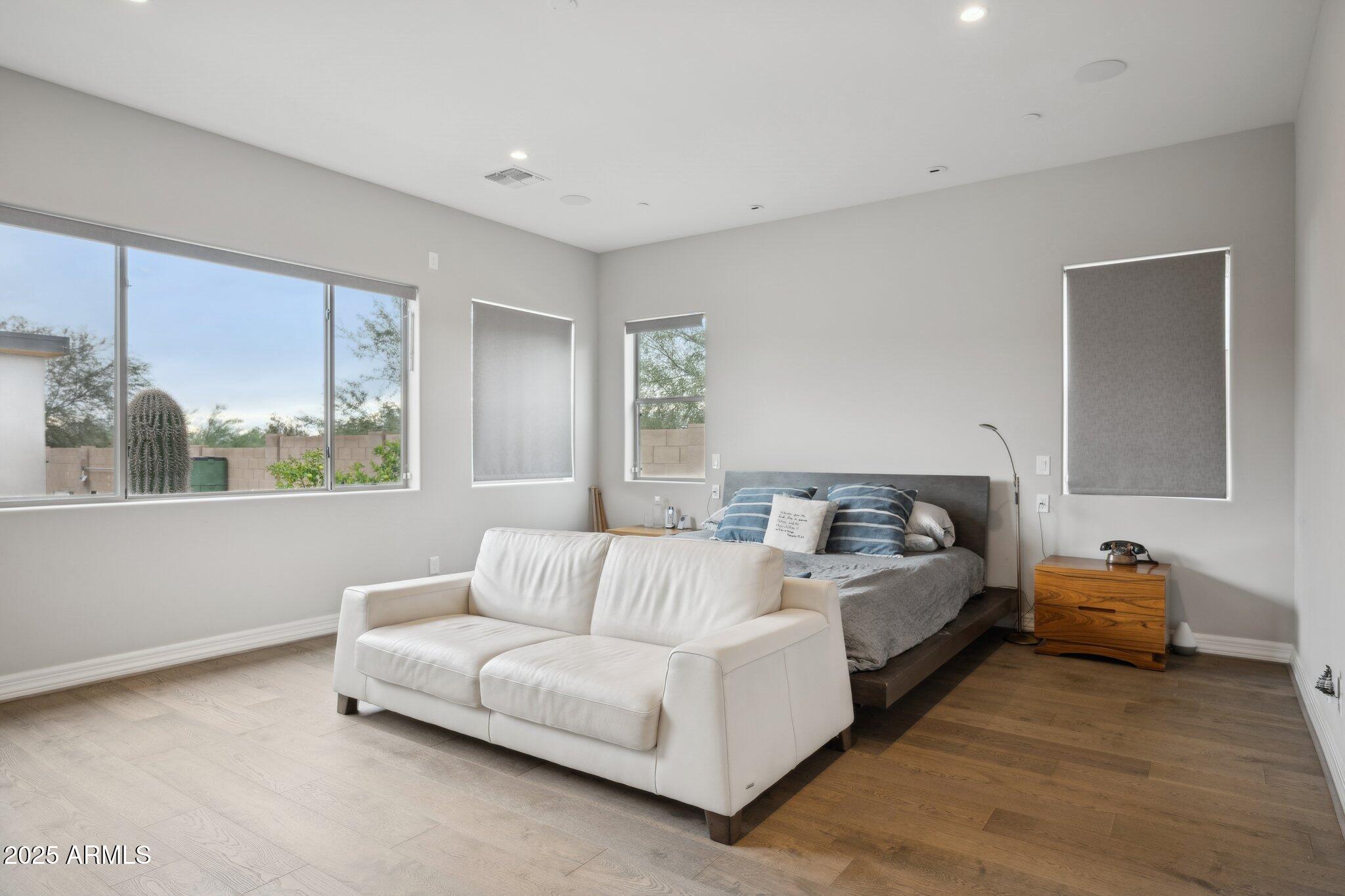 5237 E MONTGOMERY Road