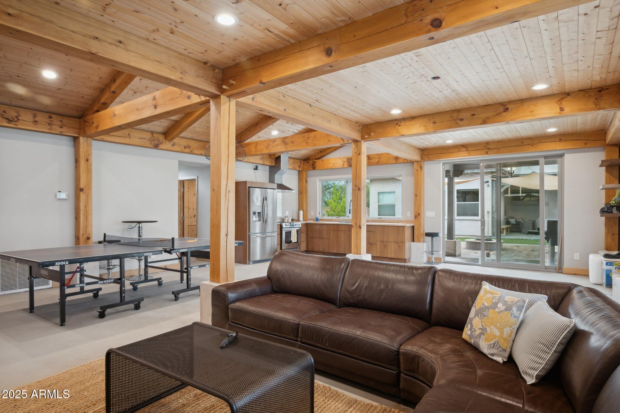 5237 E MONTGOMERY Road