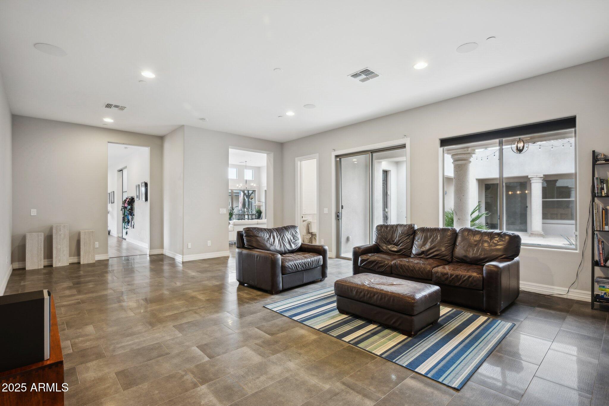 5237 E MONTGOMERY Road