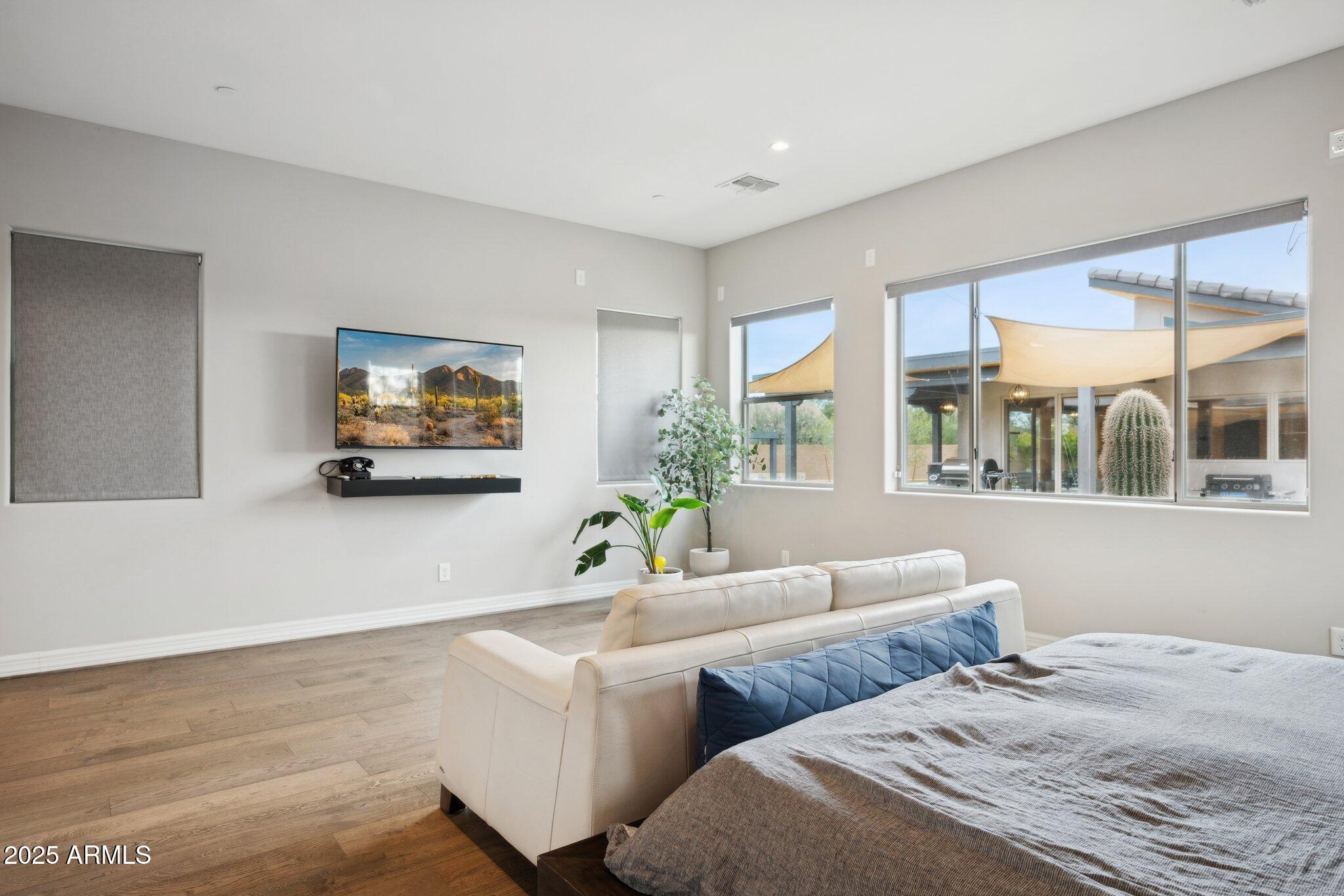 5237 E MONTGOMERY Road