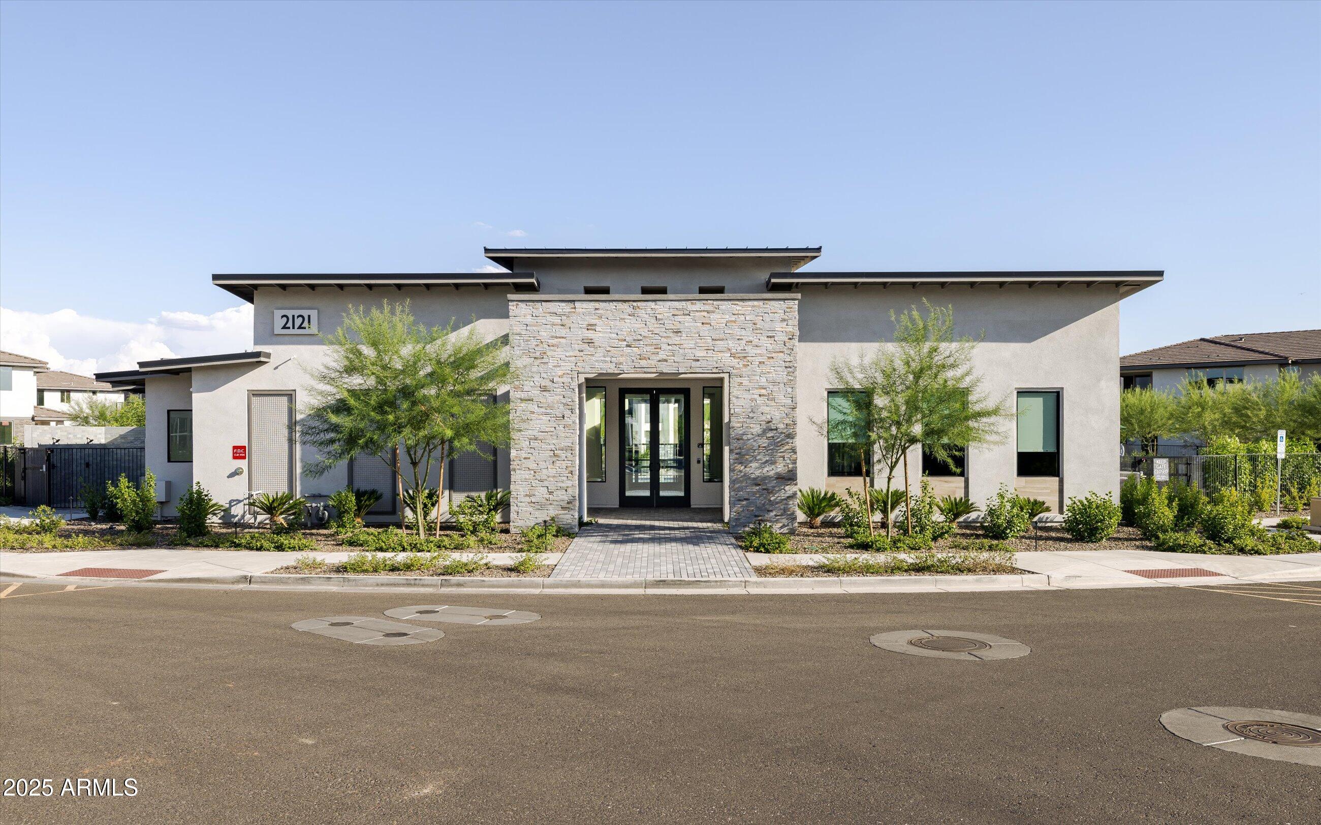 2121 W Sonoran Desert Drive 8