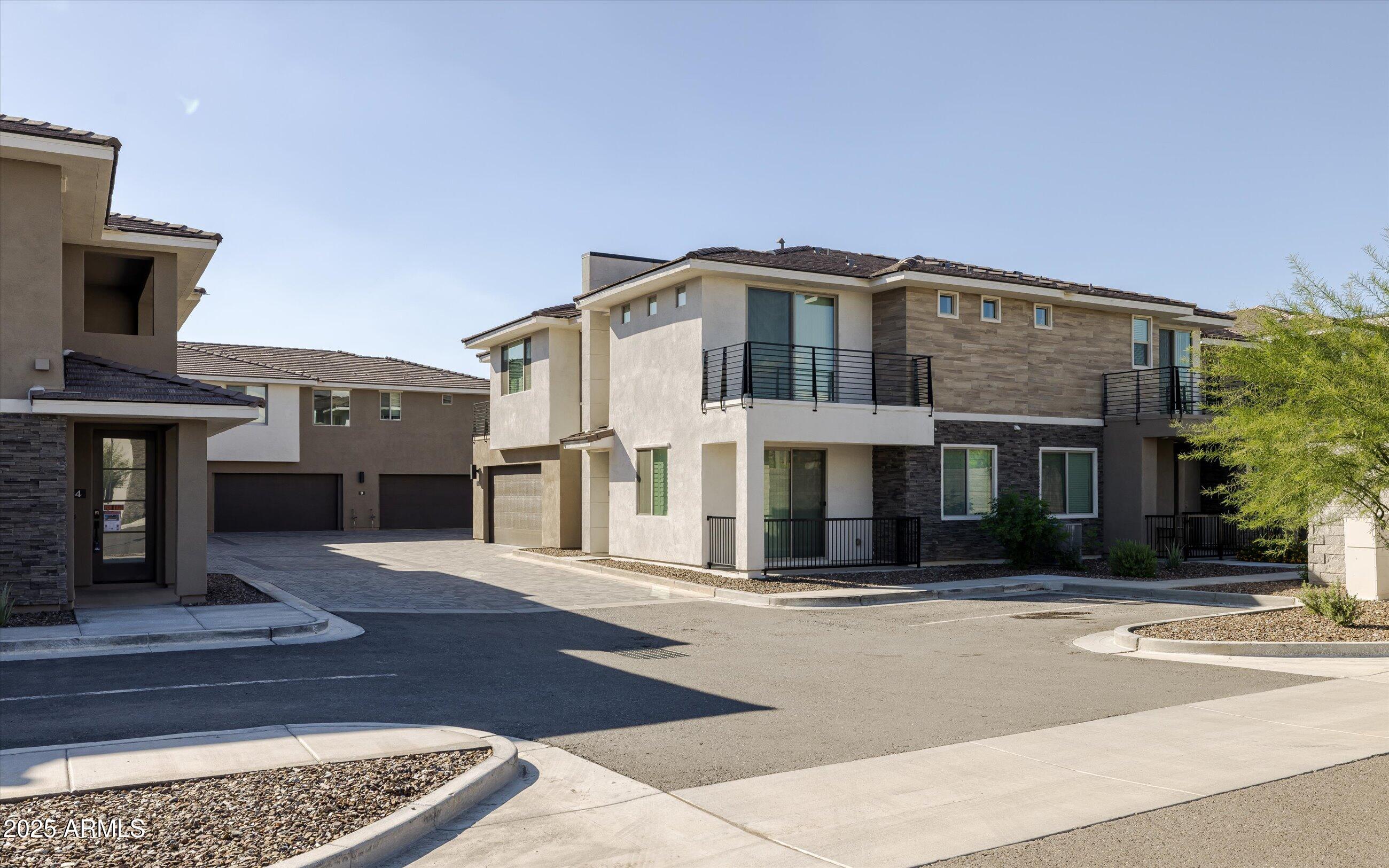 2121 W Sonoran Desert Drive 8