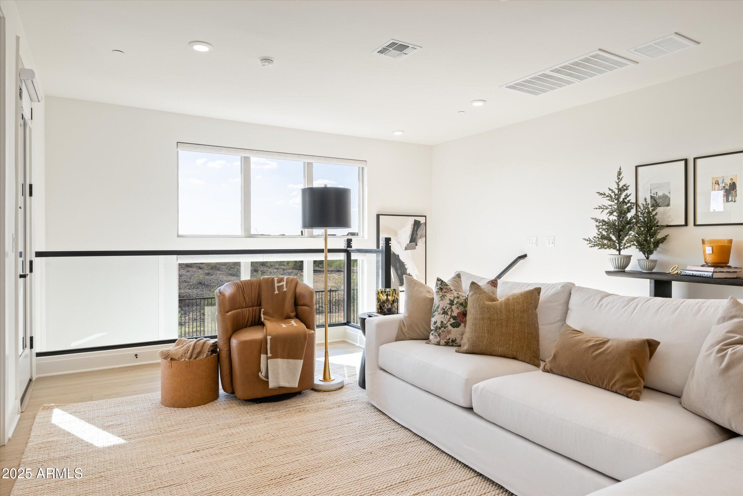 2121 W Sonoran Desert Drive 8