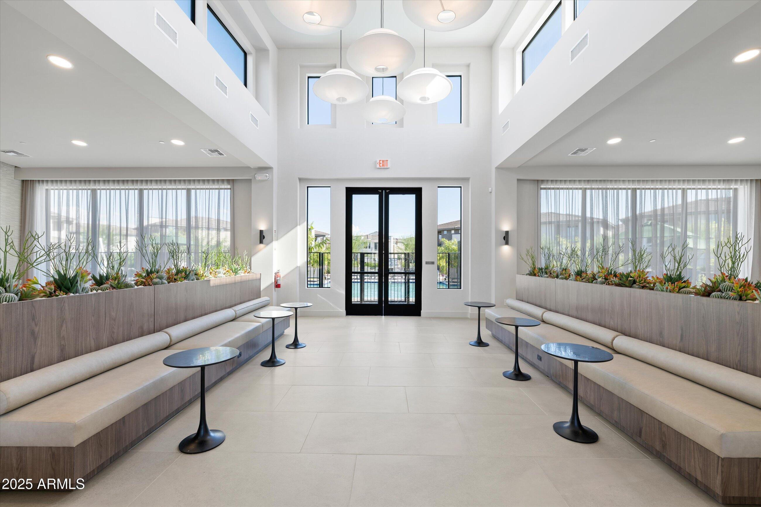 2121 W Sonoran Desert Drive 8