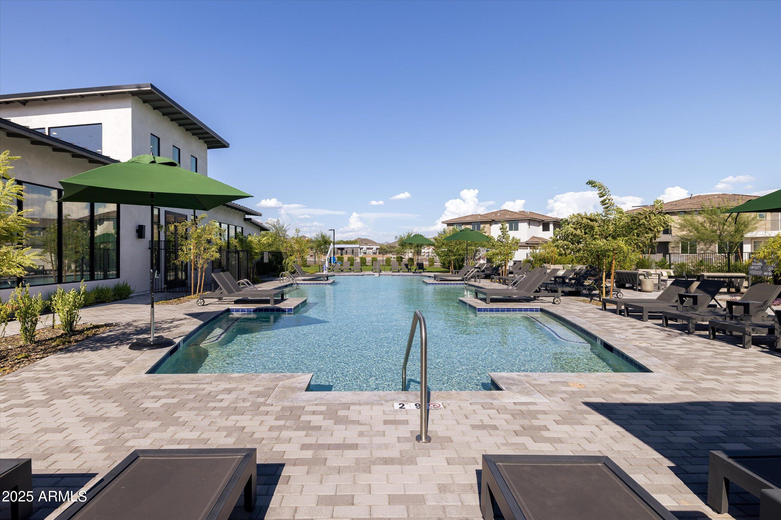 2121 W Sonoran Desert Drive 8