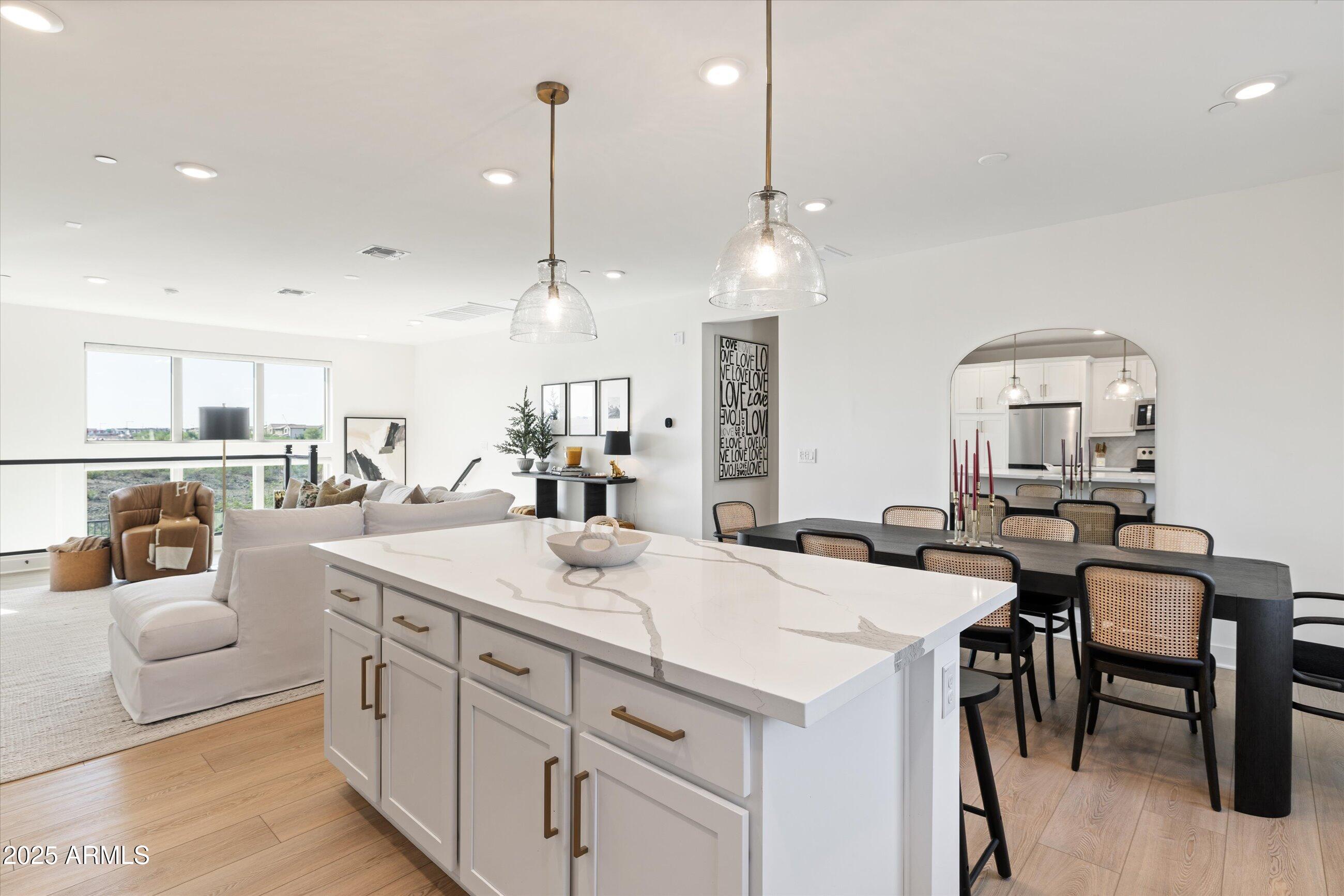 2121 W Sonoran Desert Drive 8