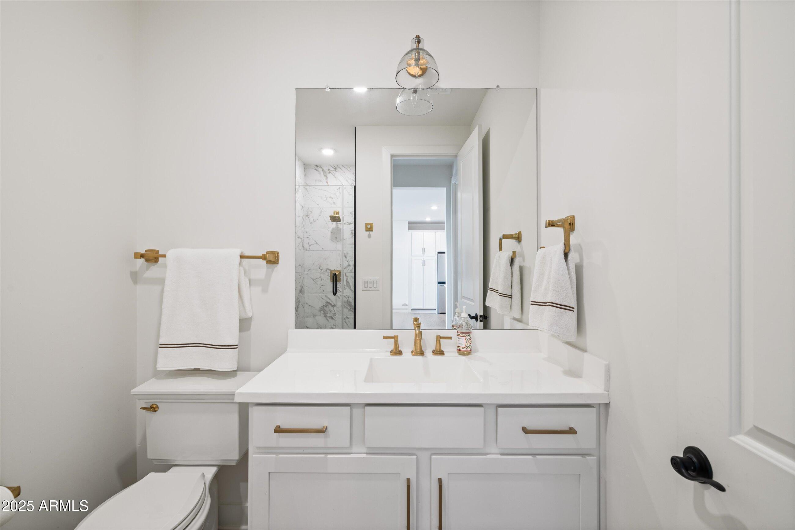 2121 W Sonoran Desert Drive 8