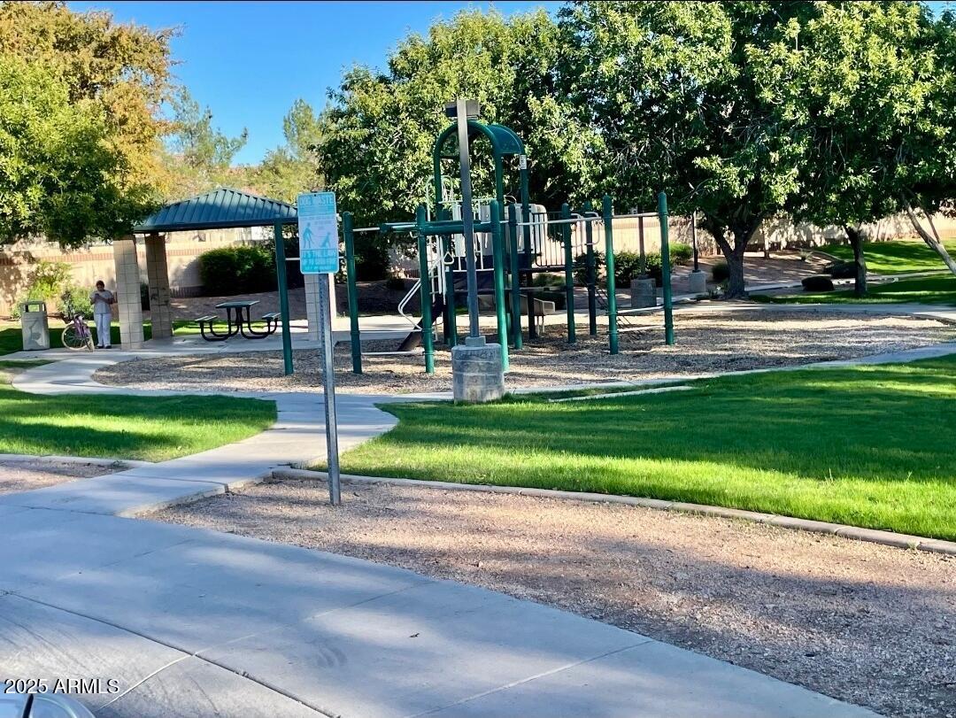 1938 E LOS ALAMOS Street