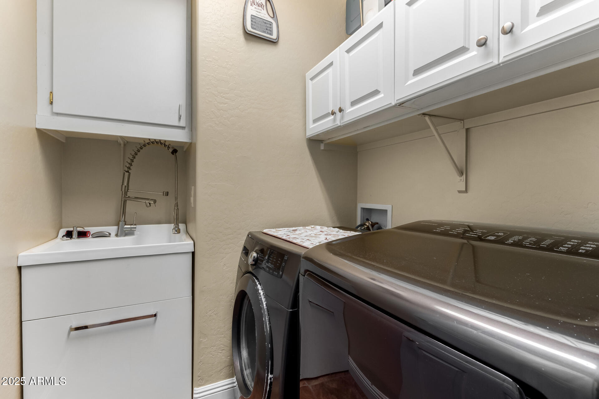 1938 E LOS ALAMOS Street