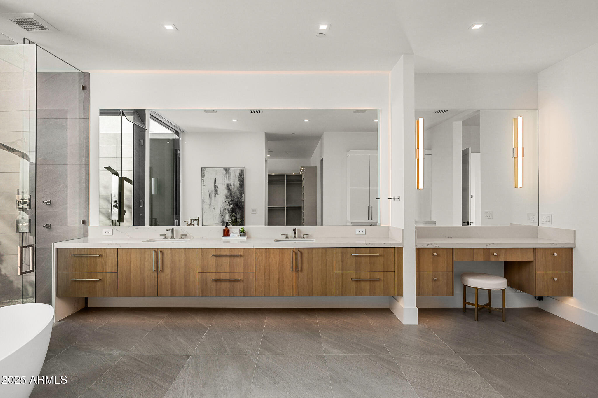 5800 N MONTE VISTA Drive