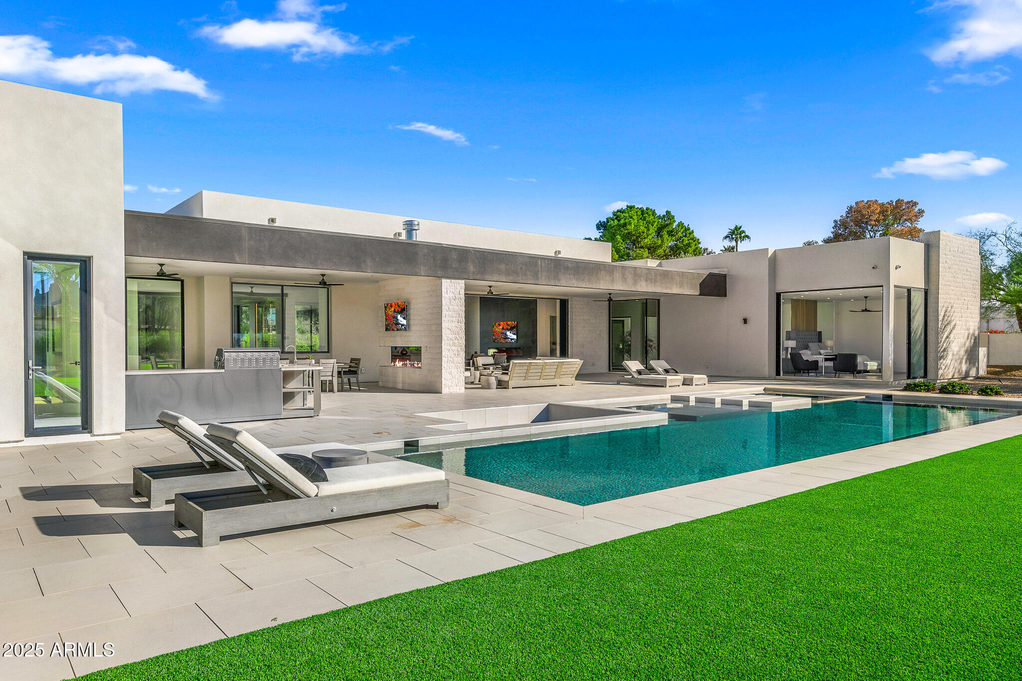 5800 N MONTE VISTA Drive