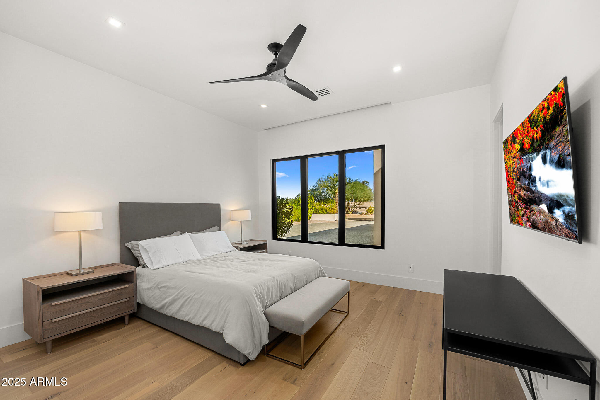 5800 N MONTE VISTA Drive